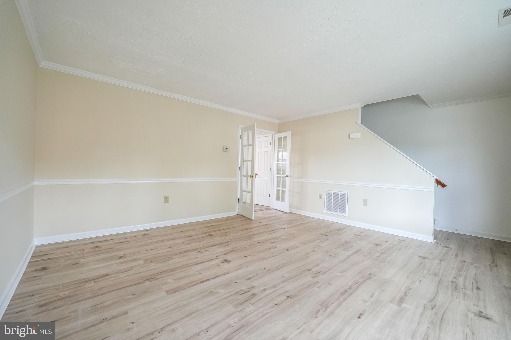 HUNTINGTON MEADOWS - Residential Lease