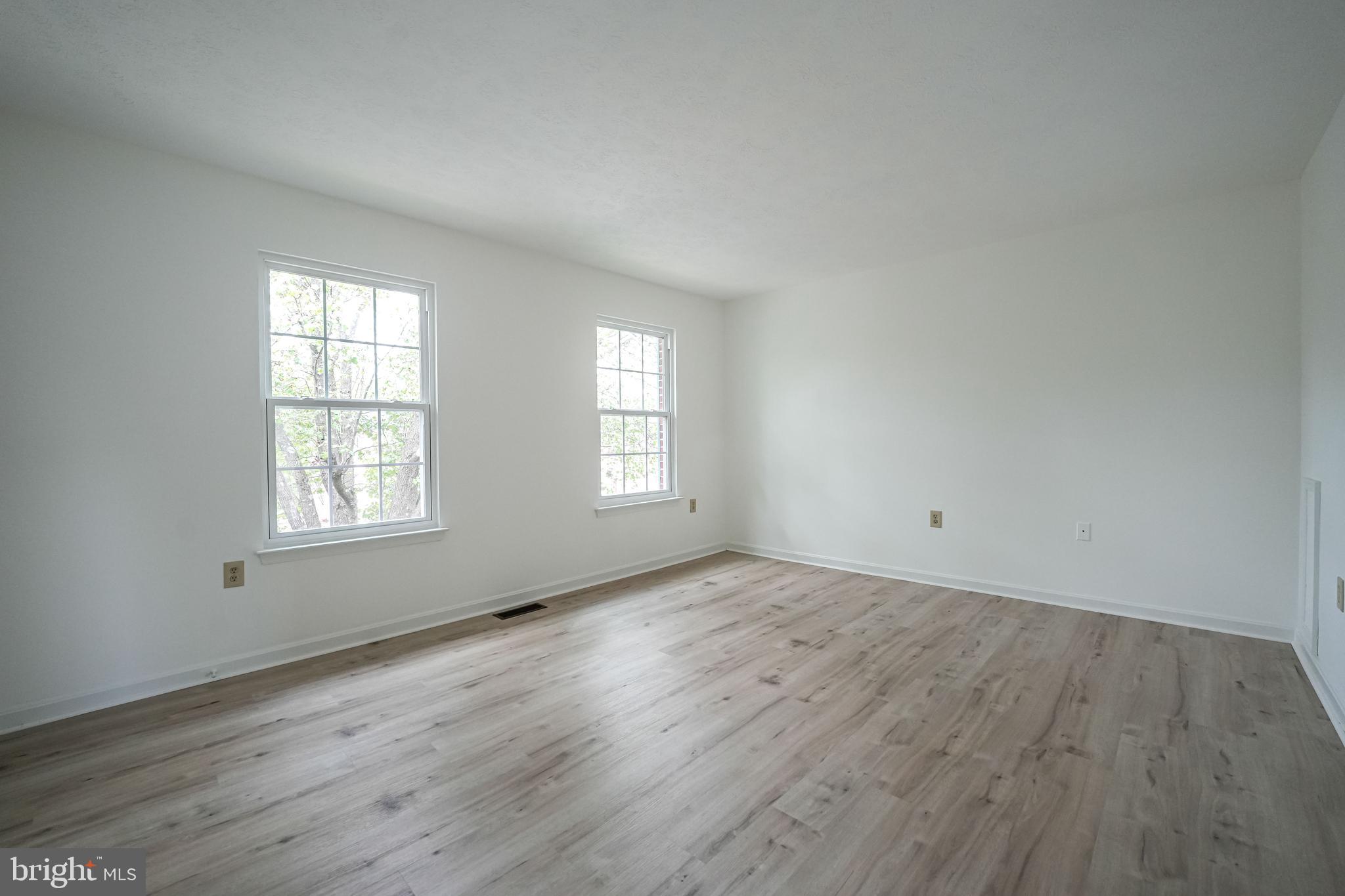 HUNTINGTON MEADOWS - Residential Lease