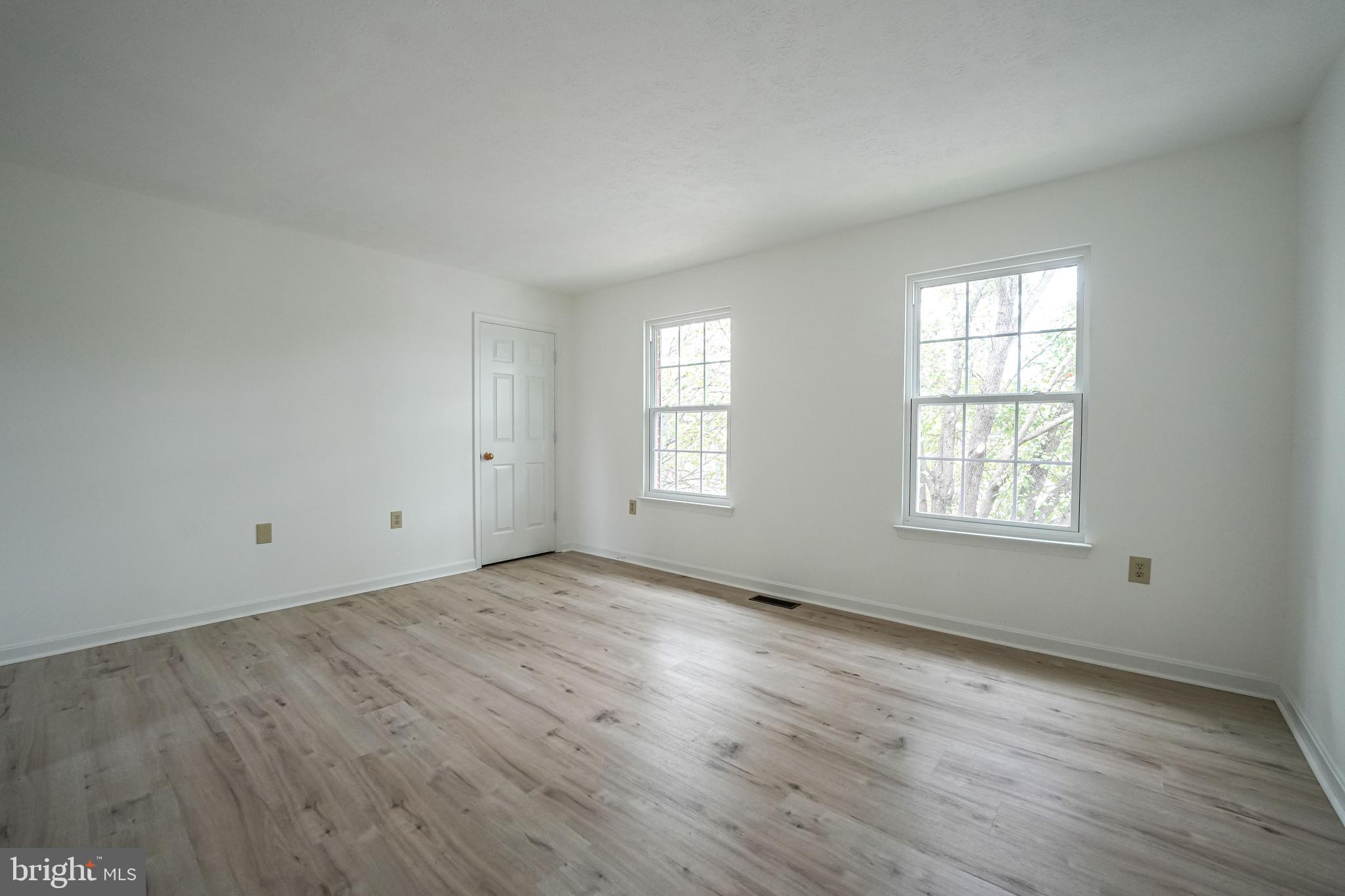 HUNTINGTON MEADOWS - Residential Lease