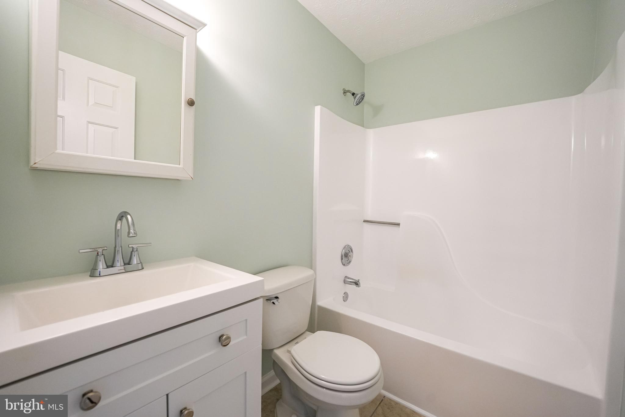 HUNTINGTON MEADOWS - Residential Lease