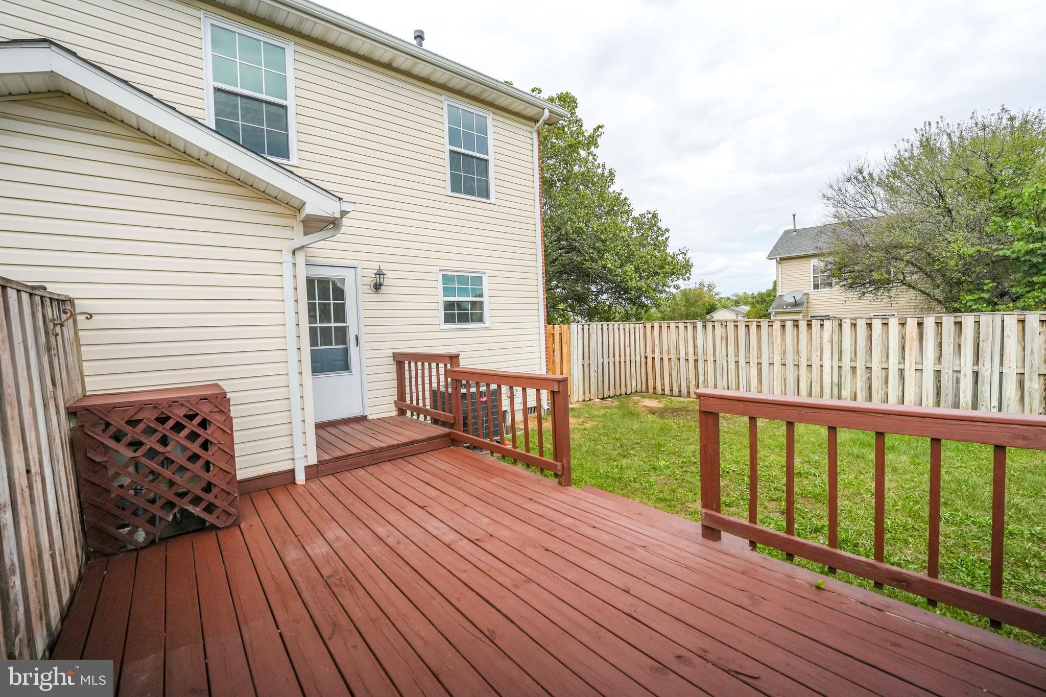 HUNTINGTON MEADOWS - Residential Lease