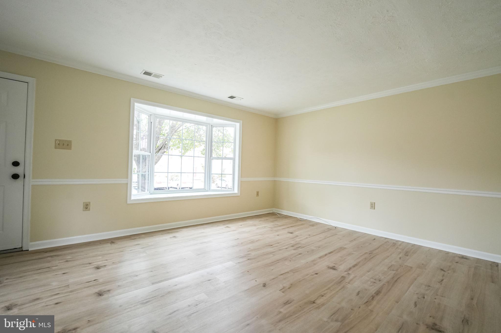 HUNTINGTON MEADOWS - Residential Lease