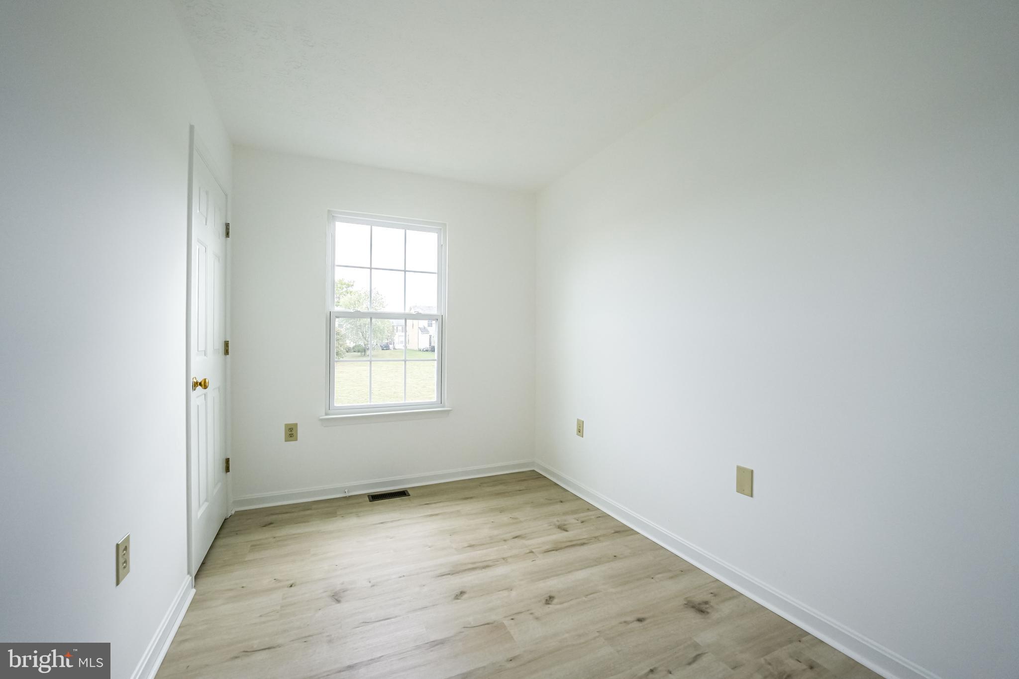 HUNTINGTON MEADOWS - Residential Lease