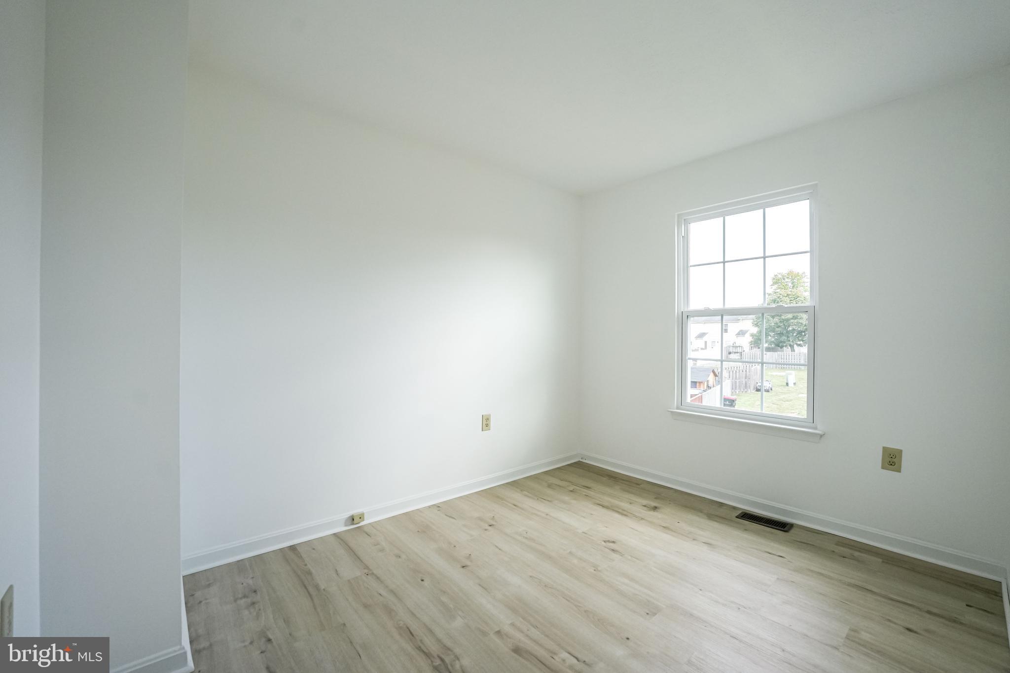 HUNTINGTON MEADOWS - Residential Lease