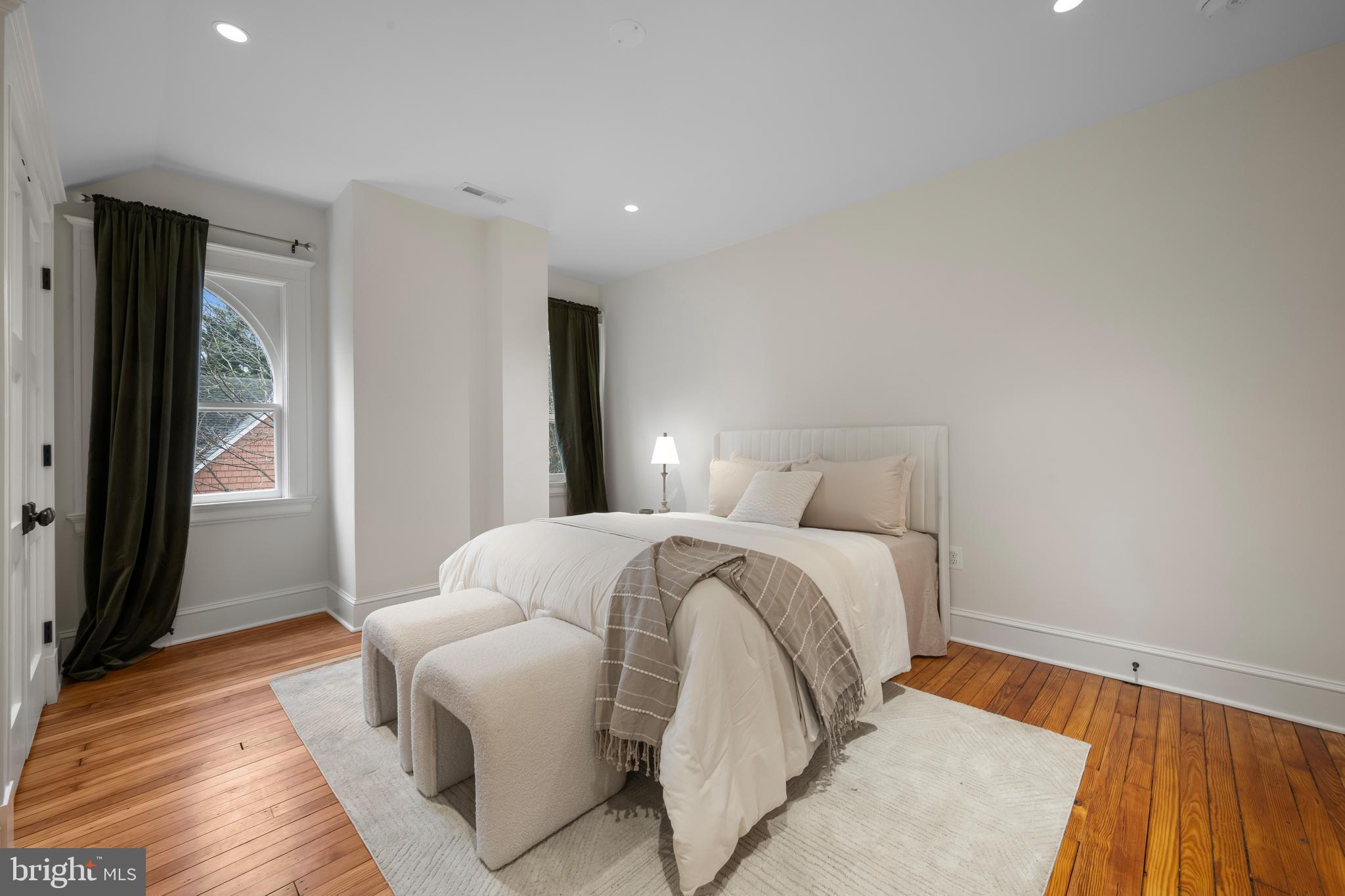 ROLAND PARK - Residential