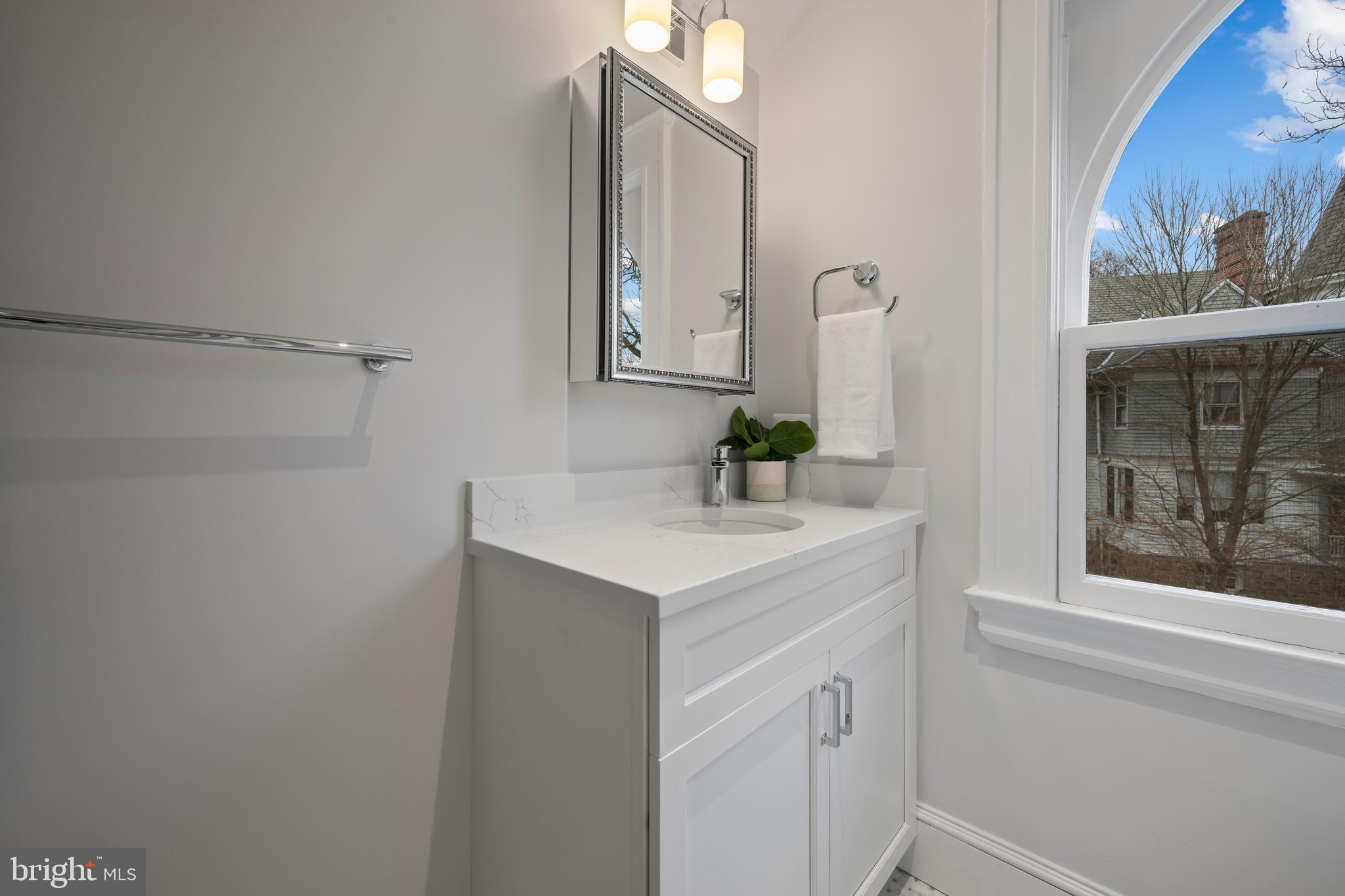 ROLAND PARK - Residential