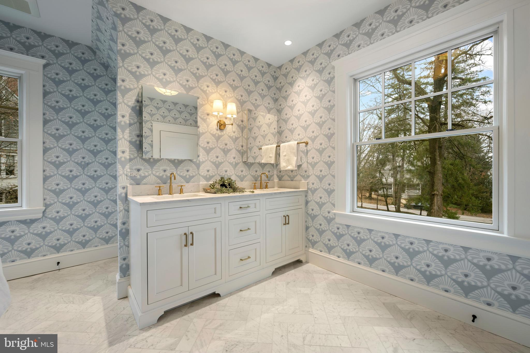 ROLAND PARK - Residential