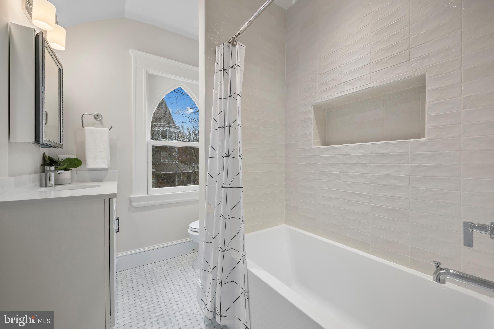 ROLAND PARK - Residential