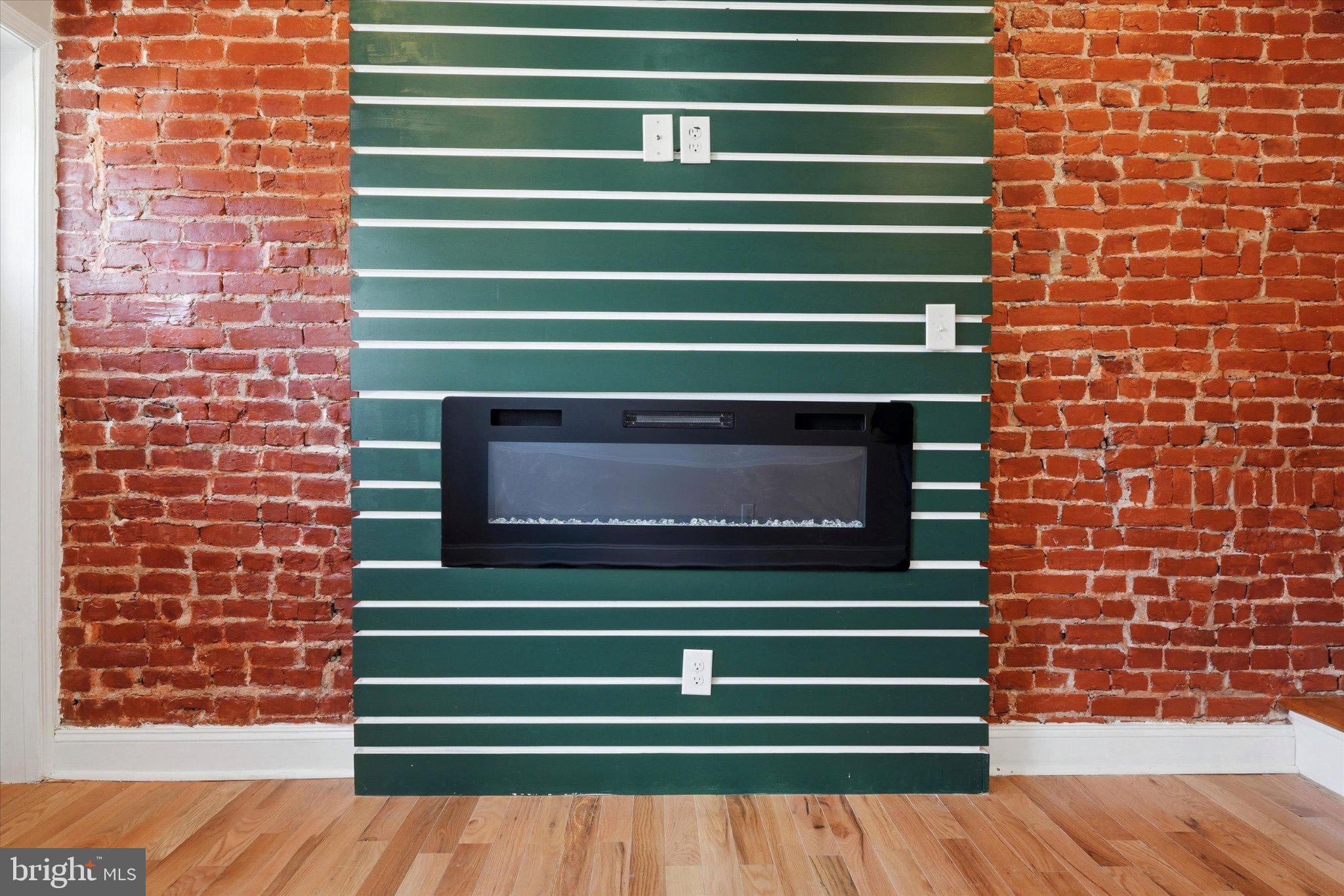 EAST KENSINGTON - Residential