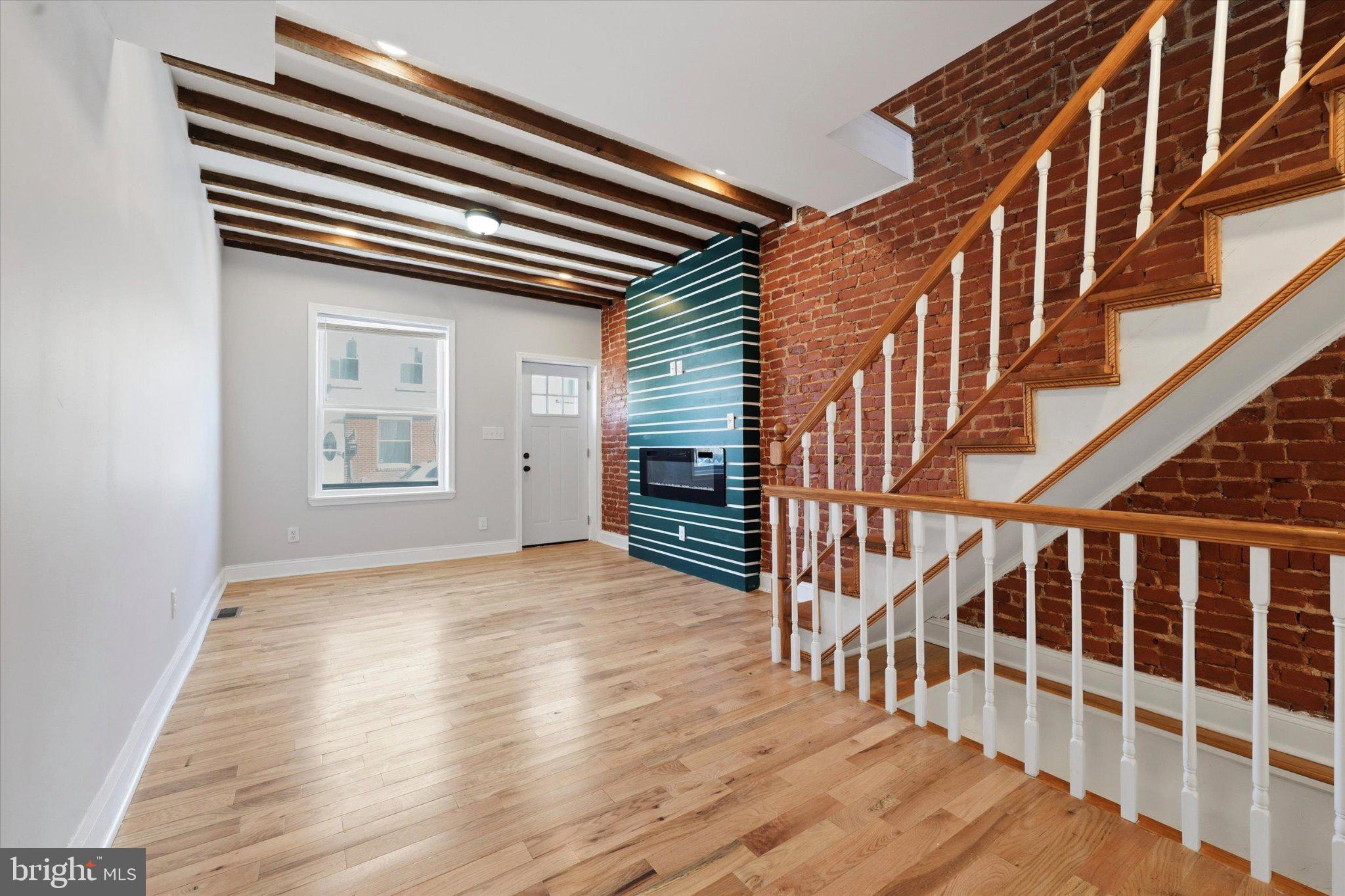 EAST KENSINGTON - Residential