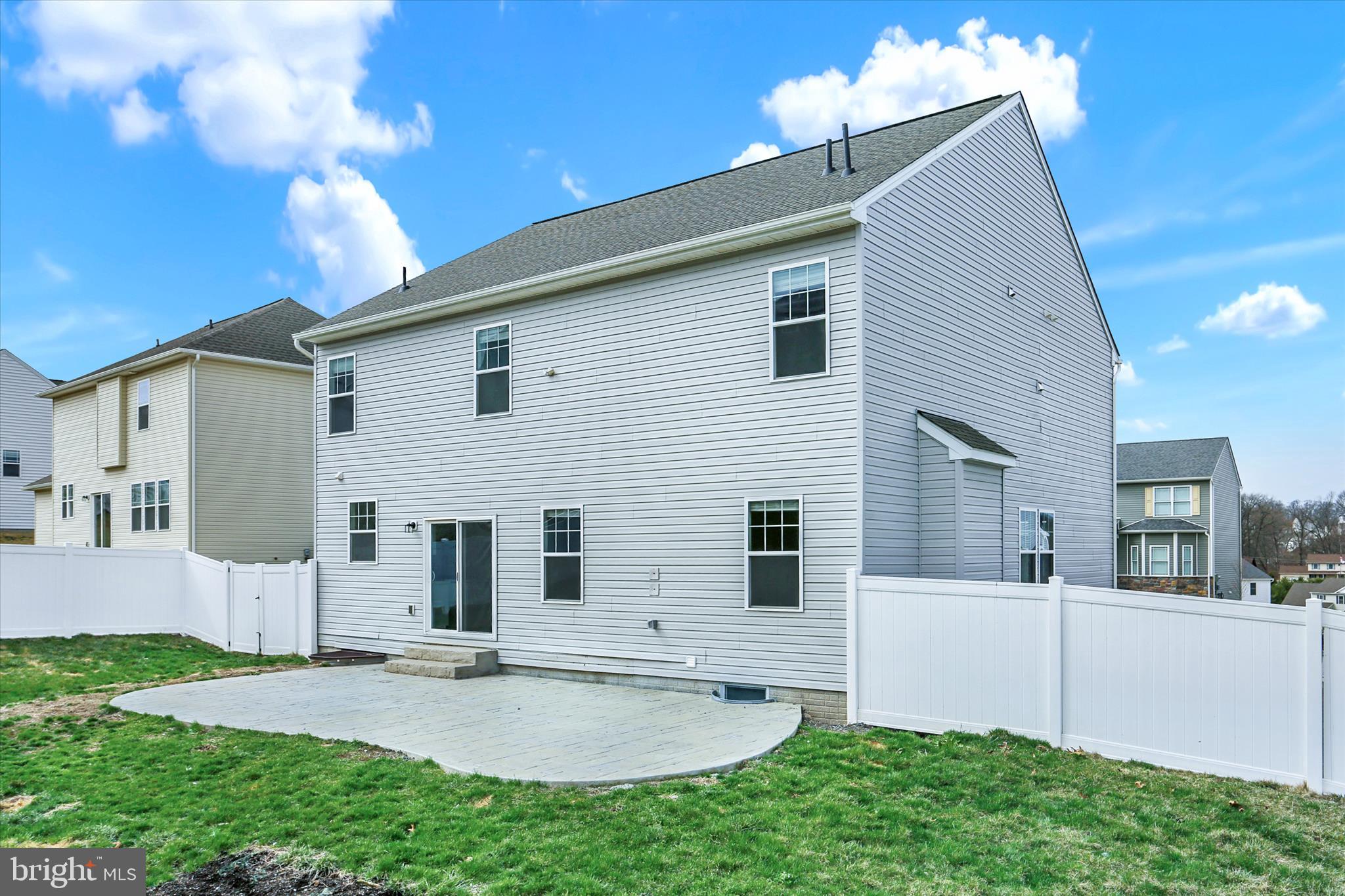 LEXINGTON ESTATES - Residential