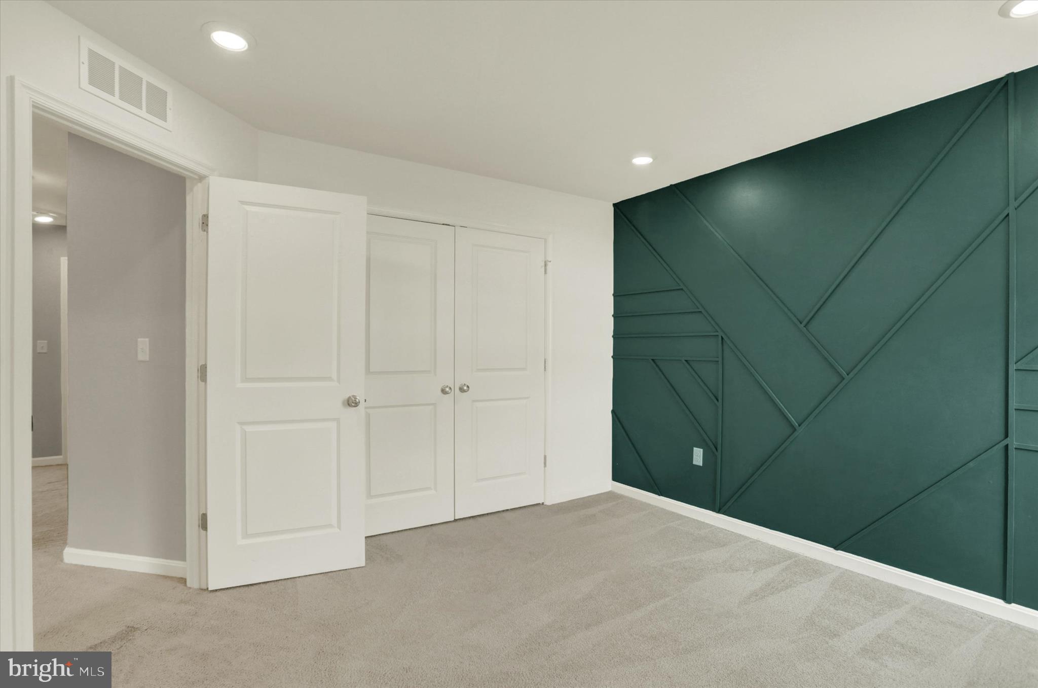 LEXINGTON ESTATES - Residential