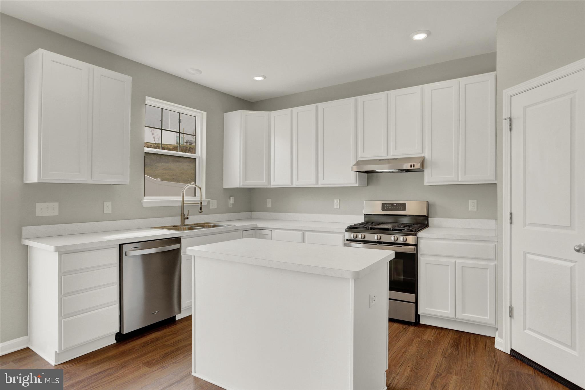 LEXINGTON ESTATES - Residential