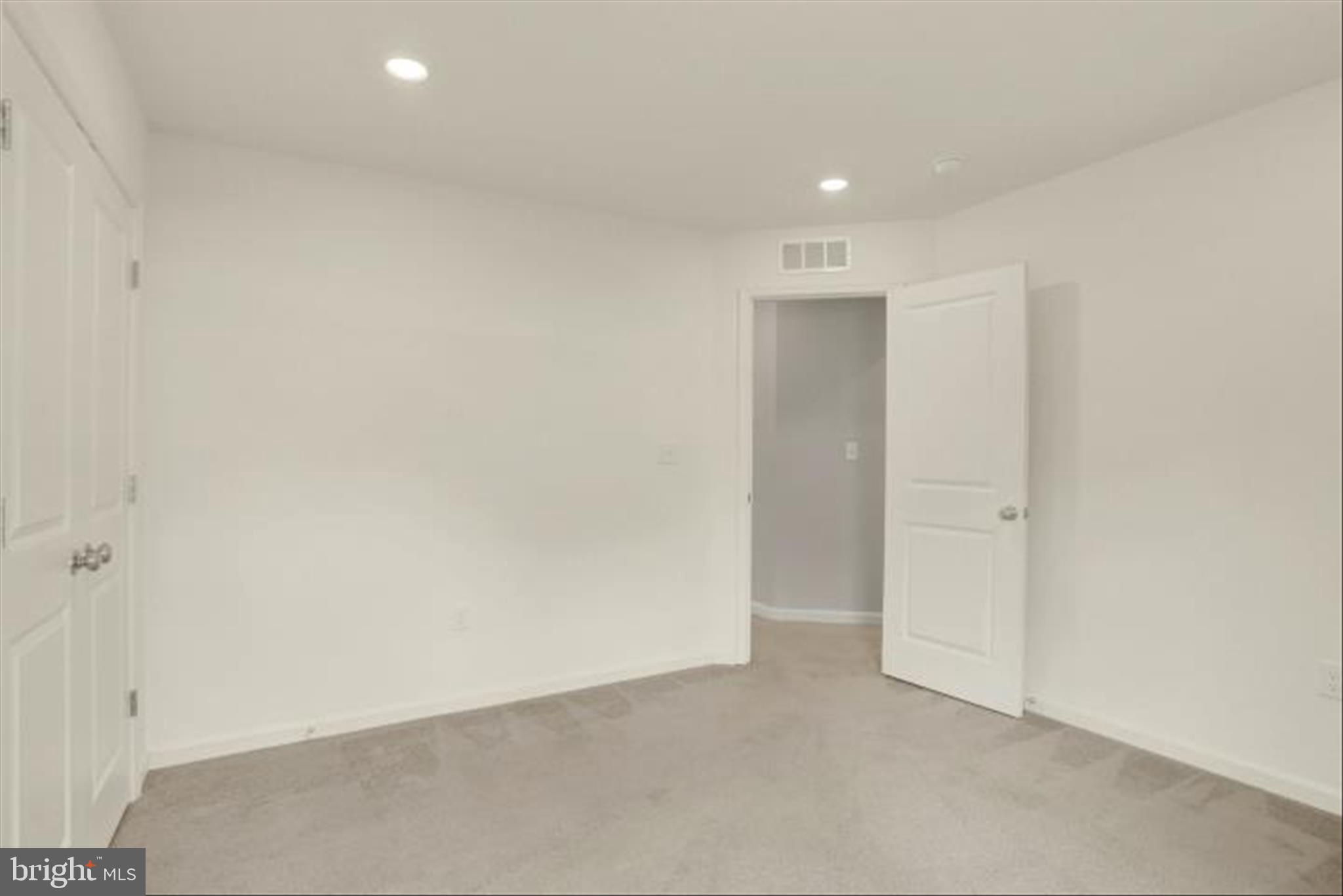 LEXINGTON ESTATES - Residential