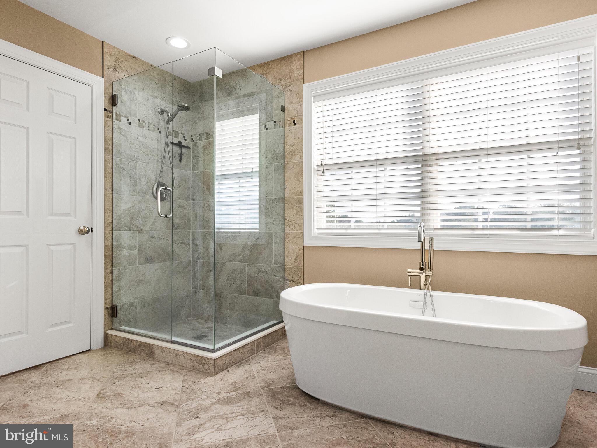 COUNTRY RIDGE - Residential