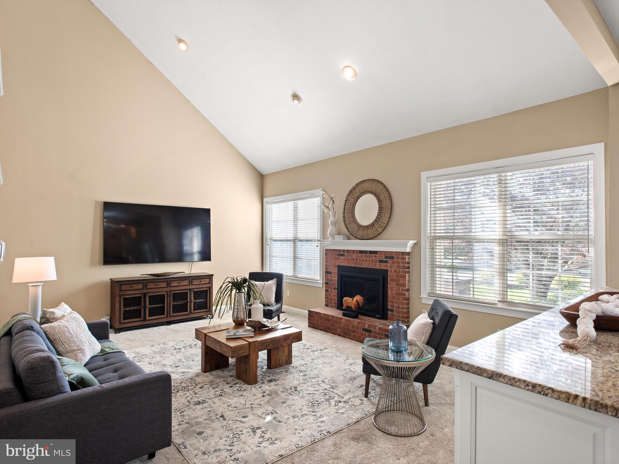 COUNTRY RIDGE - Residential