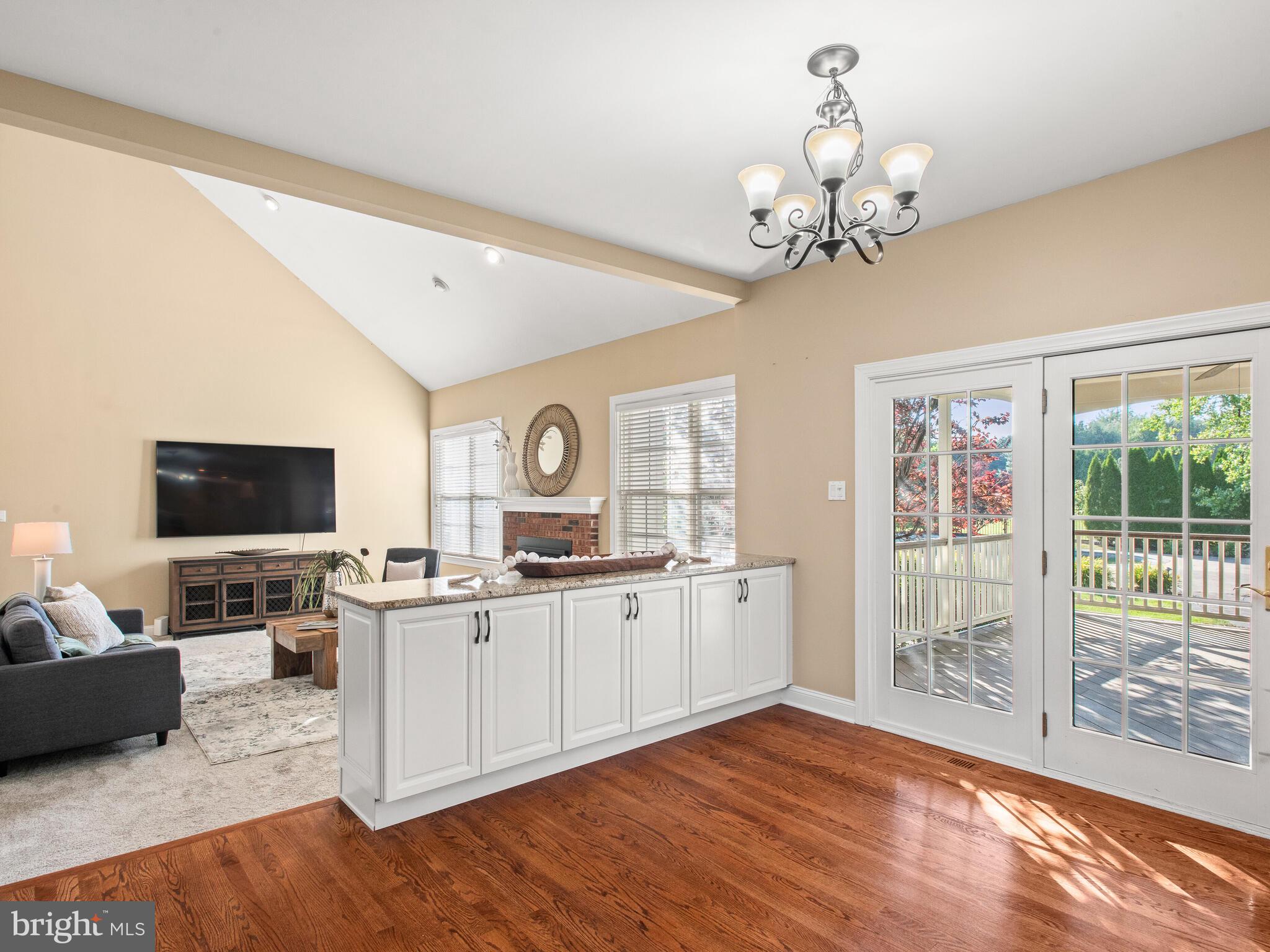 COUNTRY RIDGE - Residential