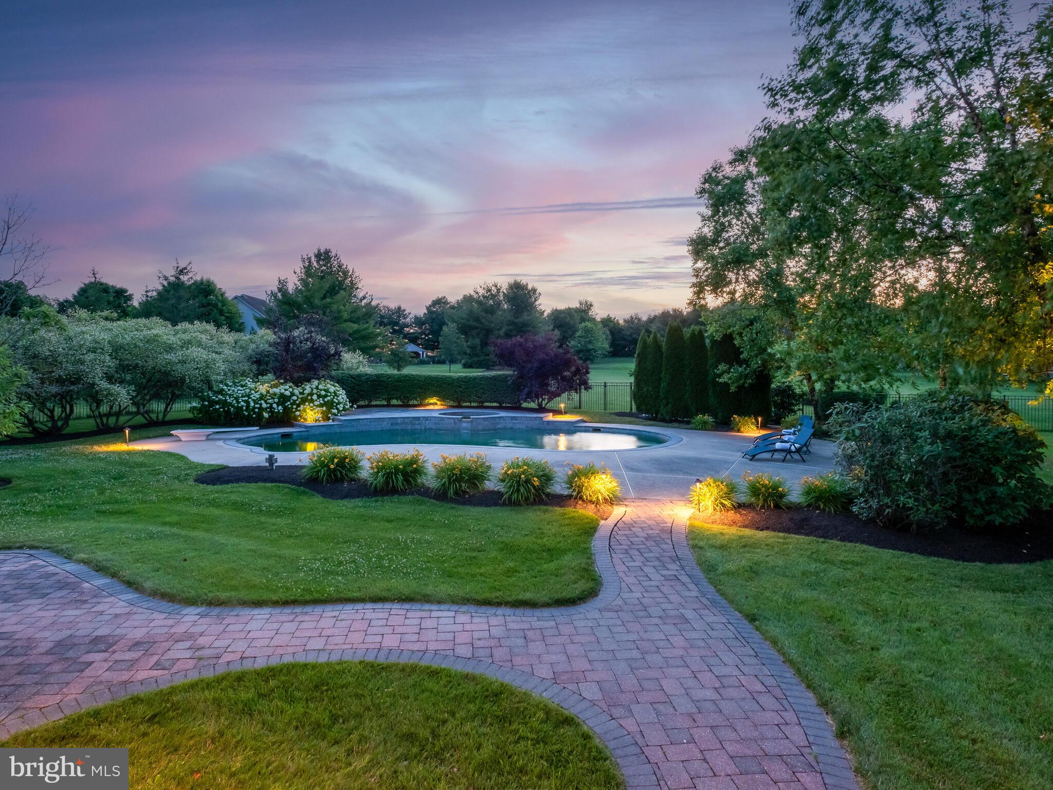 COUNTRY RIDGE - Residential