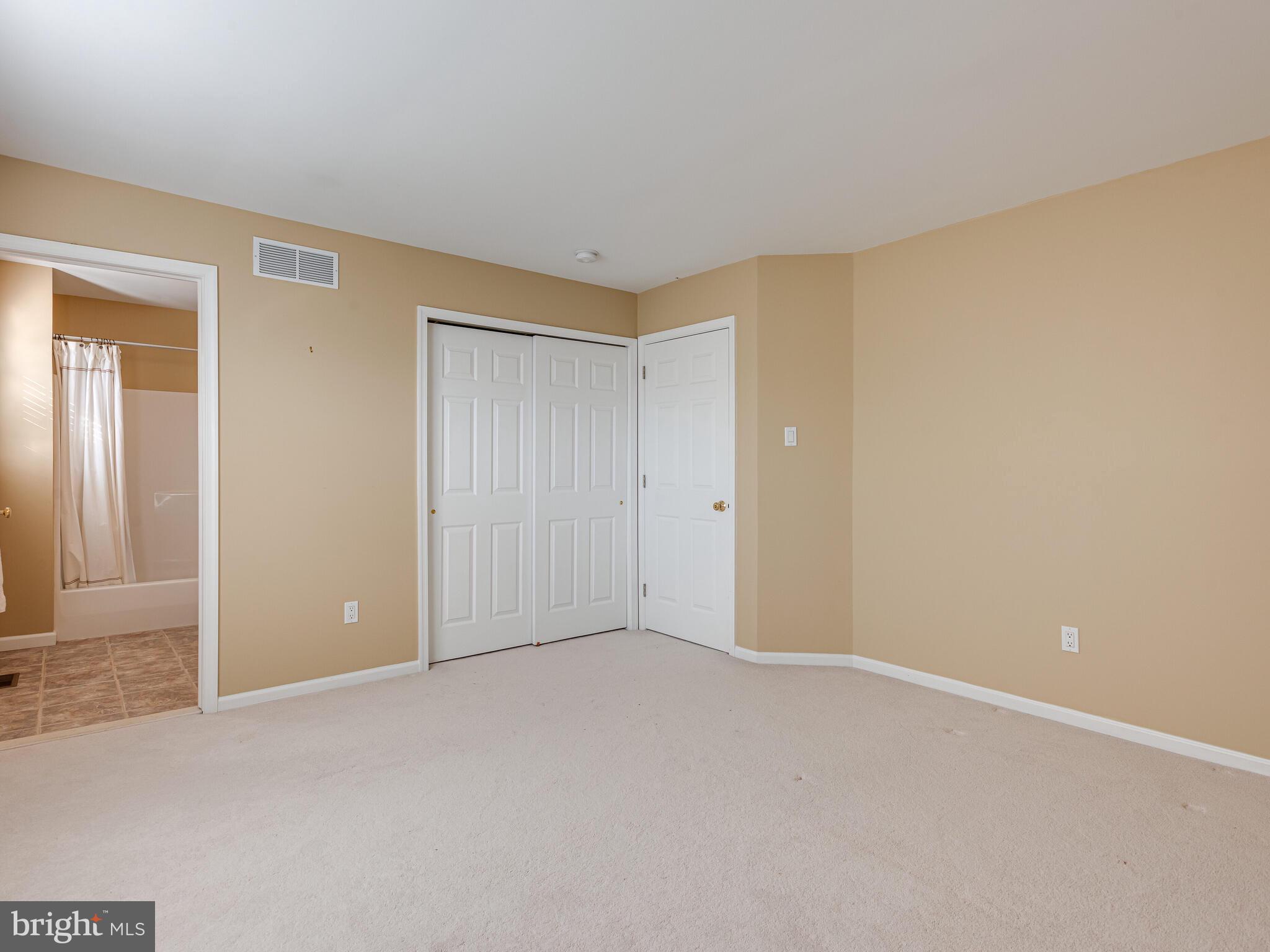 COUNTRY RIDGE - Residential