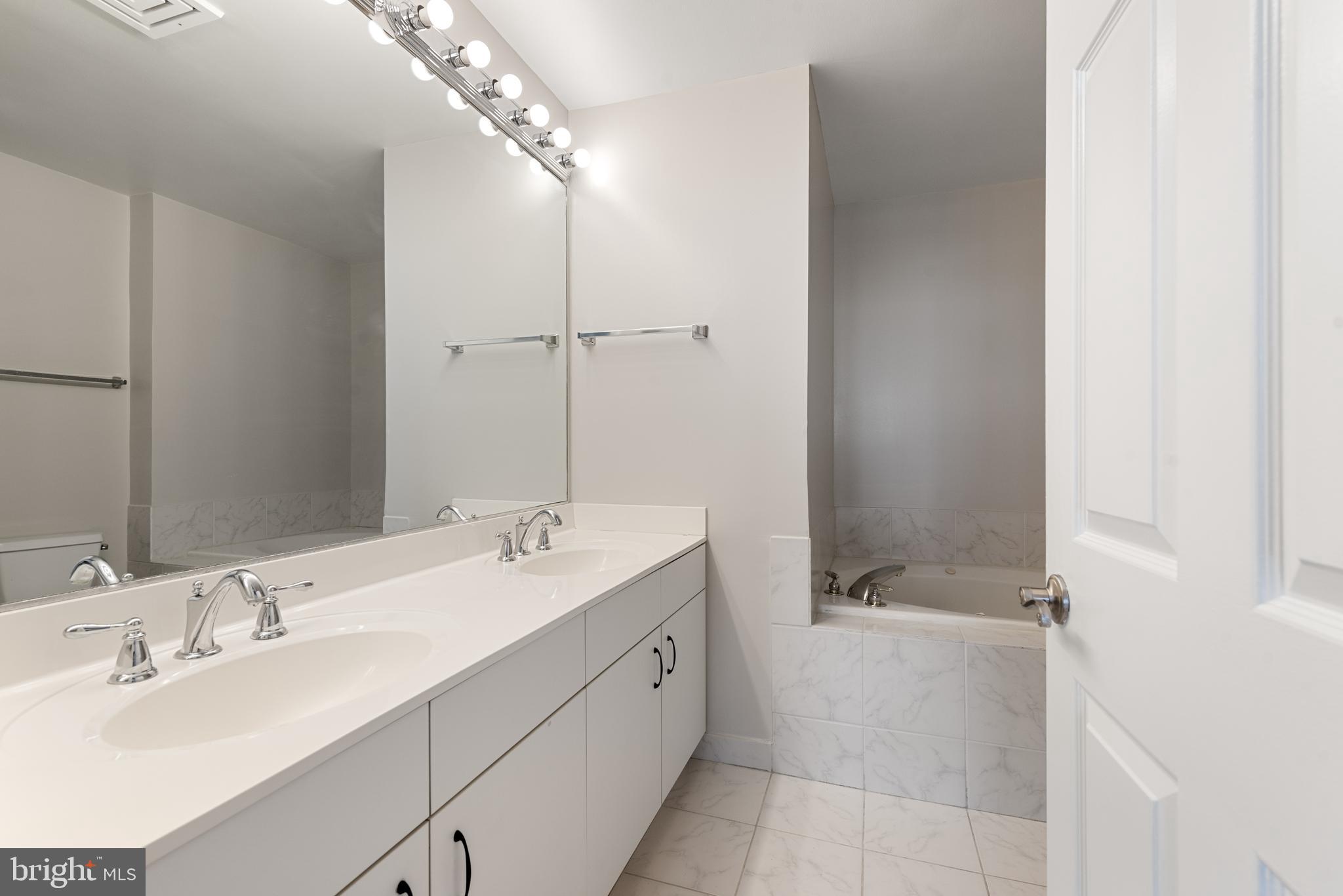 HARBORVIEW - Residential Lease