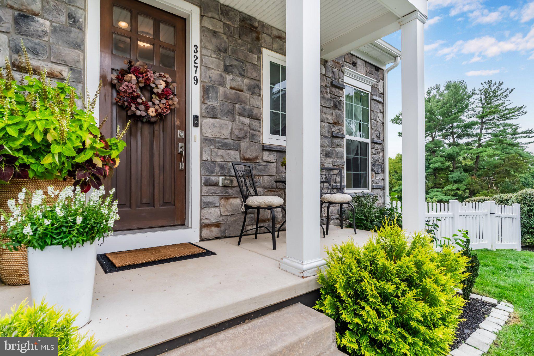 3279 LONGVIEW ROAD