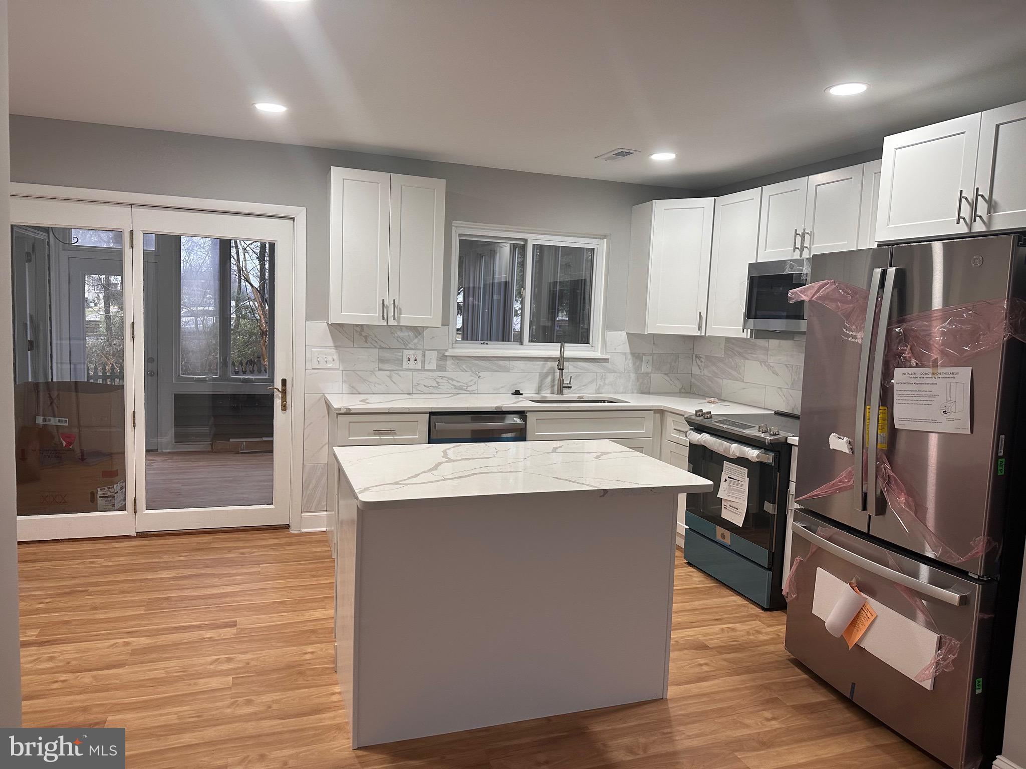 OYSTER HARBOR - Residential