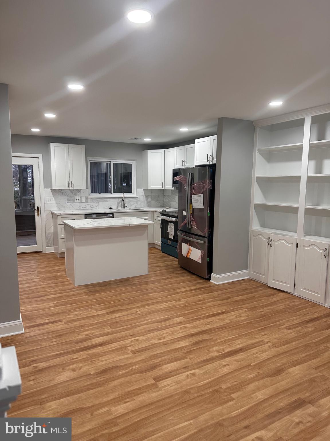 OYSTER HARBOR - Residential