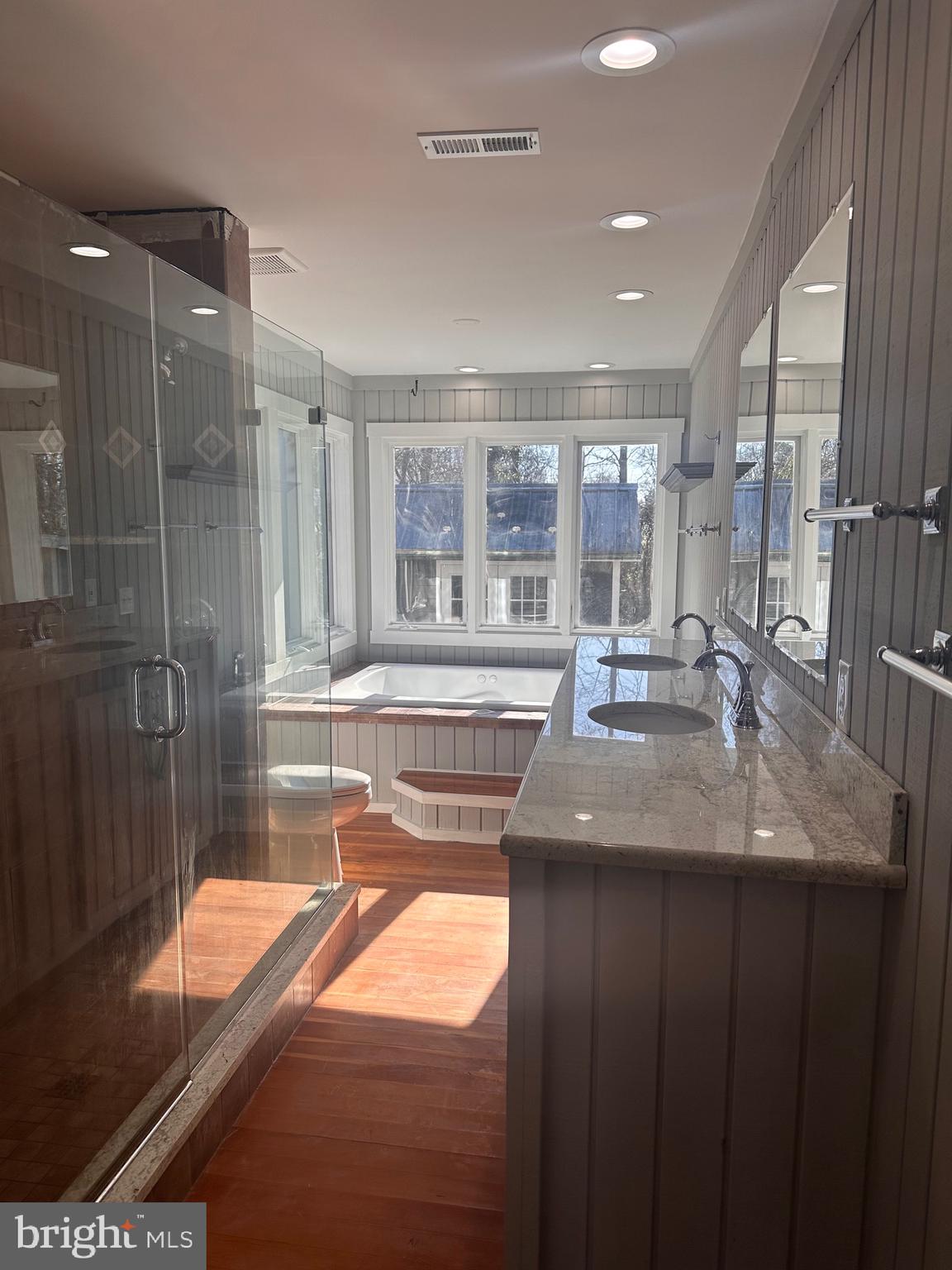 OYSTER HARBOR - Residential