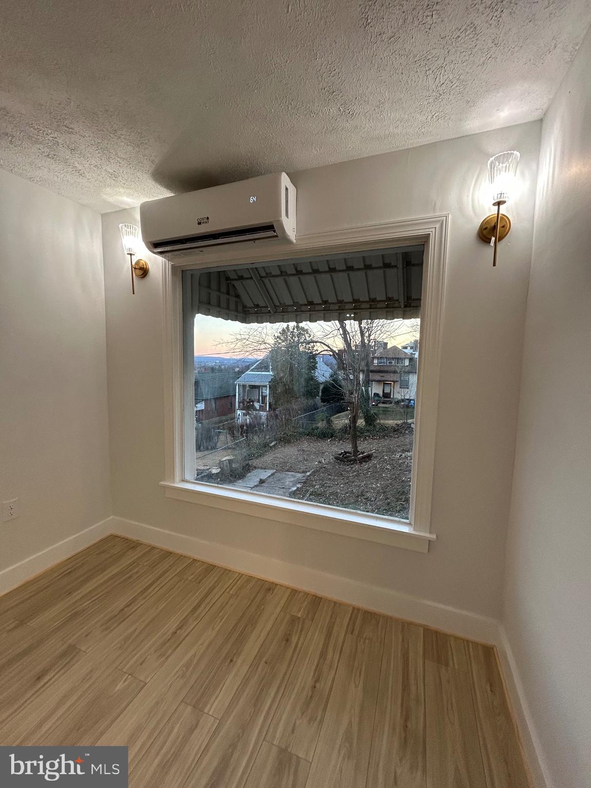 NORTH END - Residential