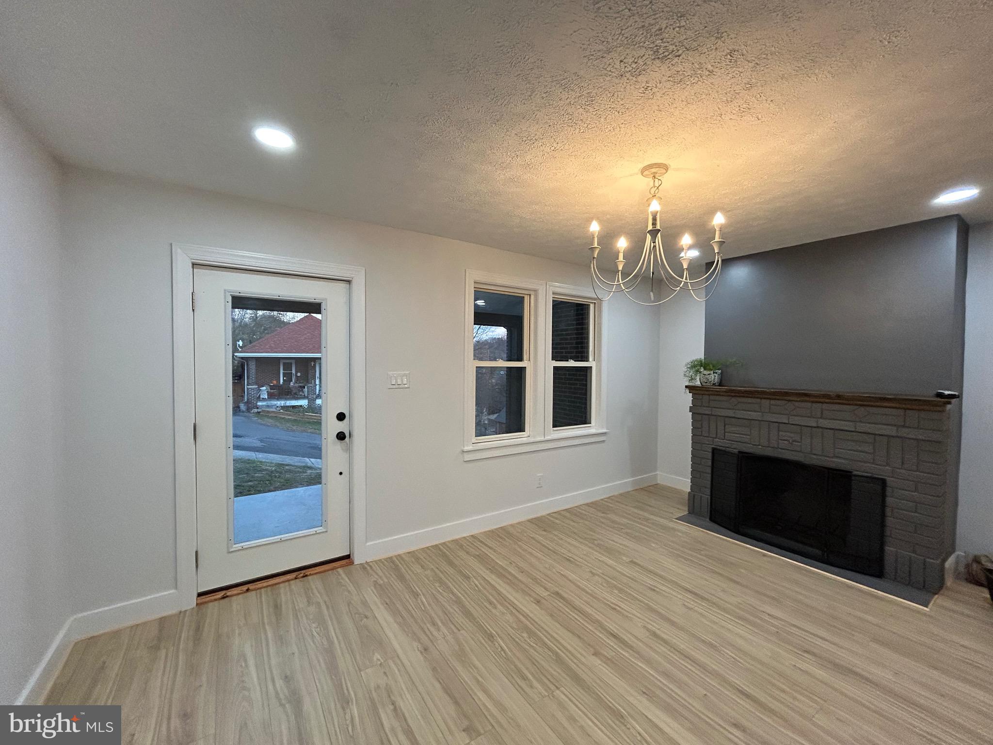 NORTH END - Residential