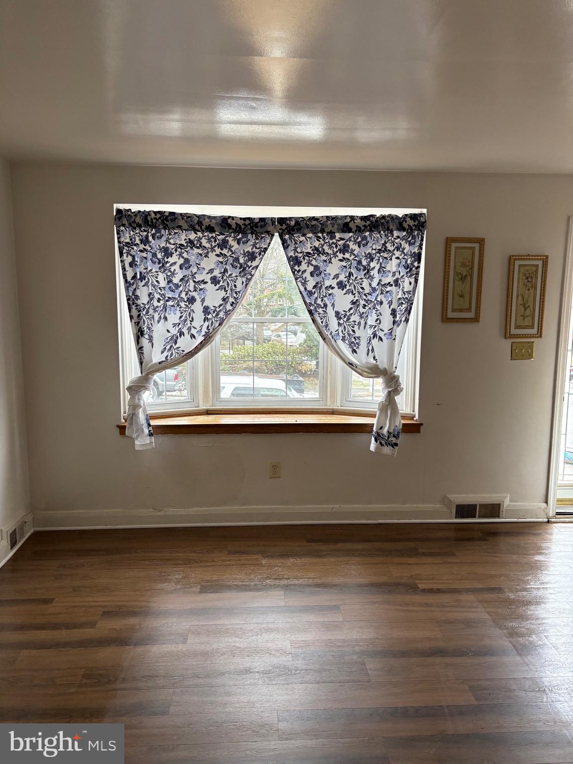 WEST HILLS - Residential