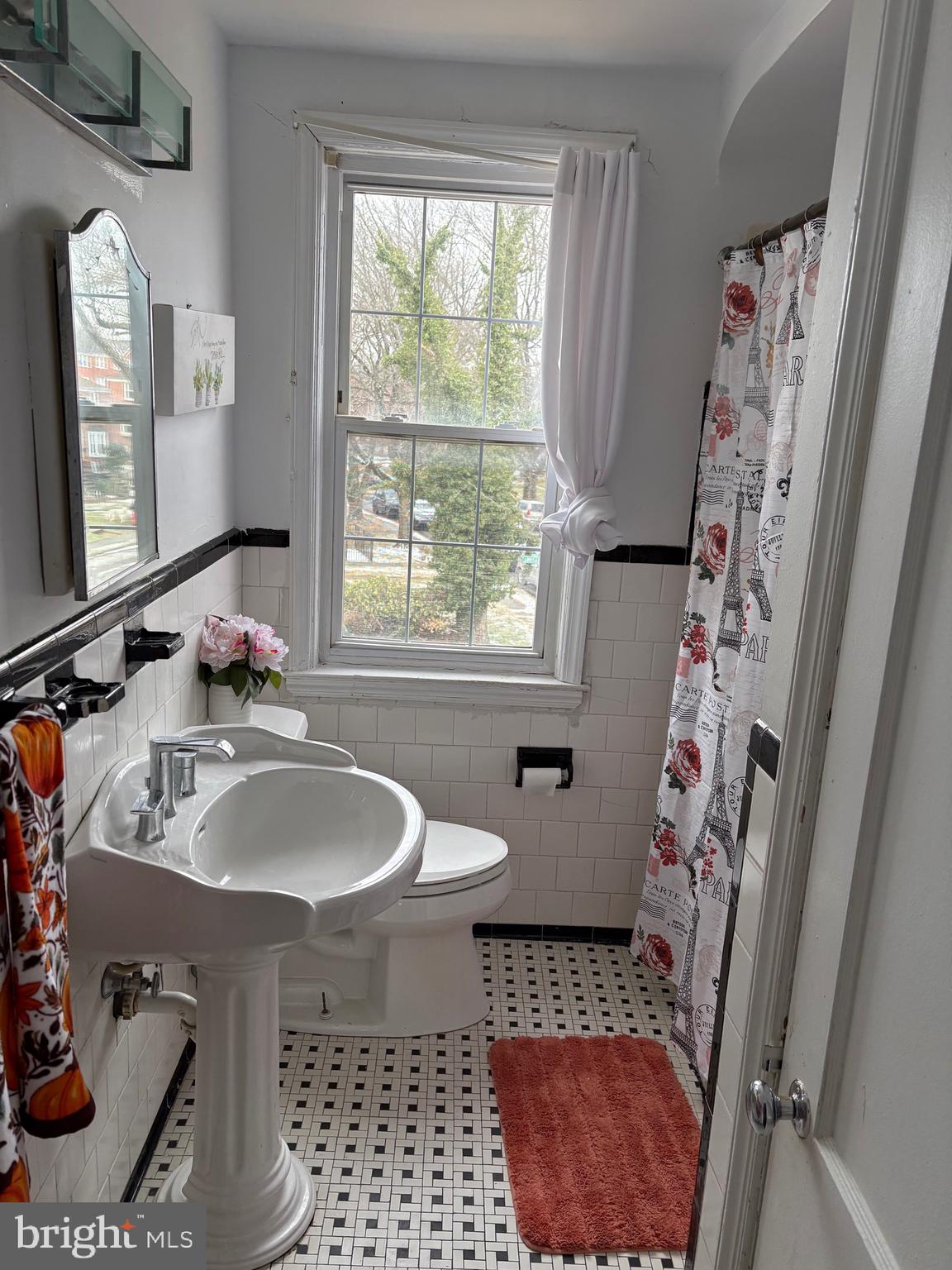 WEST HILLS - Residential