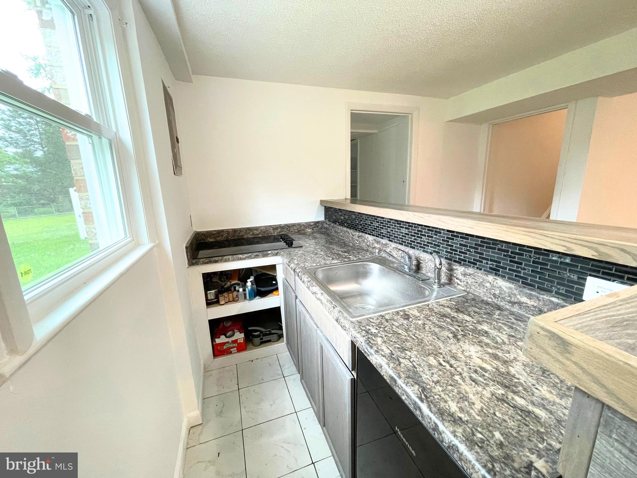 CRESTVIEW MANOR - Residential