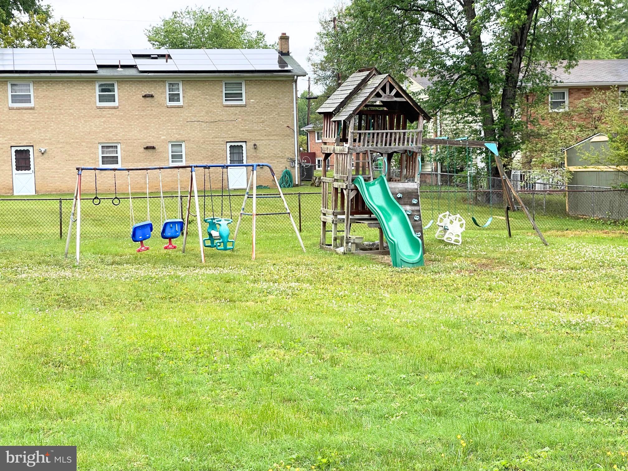 CRESTVIEW MANOR - Residential