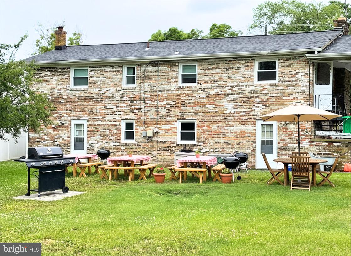 CRESTVIEW MANOR - Residential