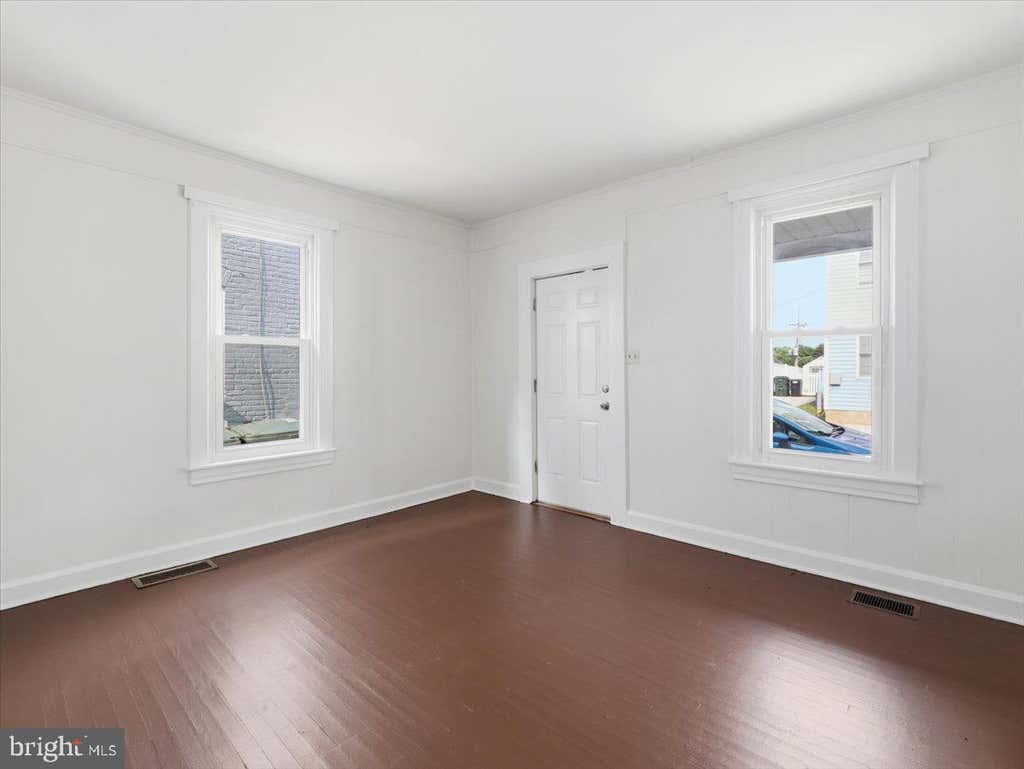Photo of 204 N Cannon Avenue, HAGERSTOWN, MD 21740 (MLS # MDWA2039084)