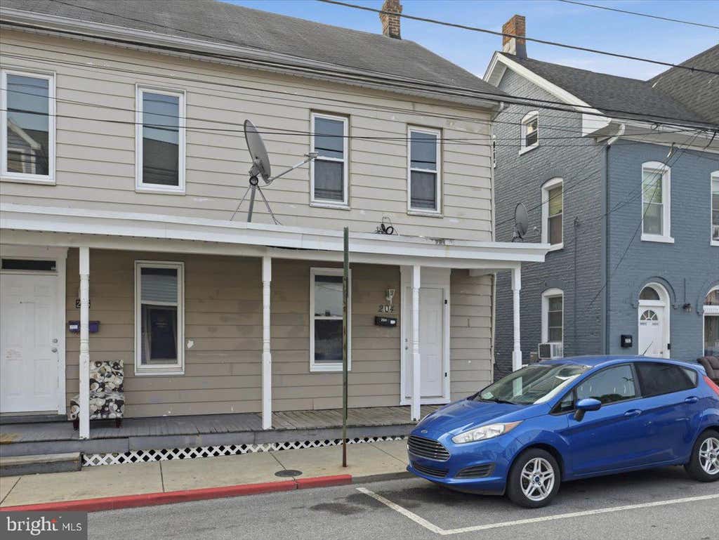 Photo of 204 N Cannon Avenue, HAGERSTOWN, MD 21740 (MLS # MDWA2039084)