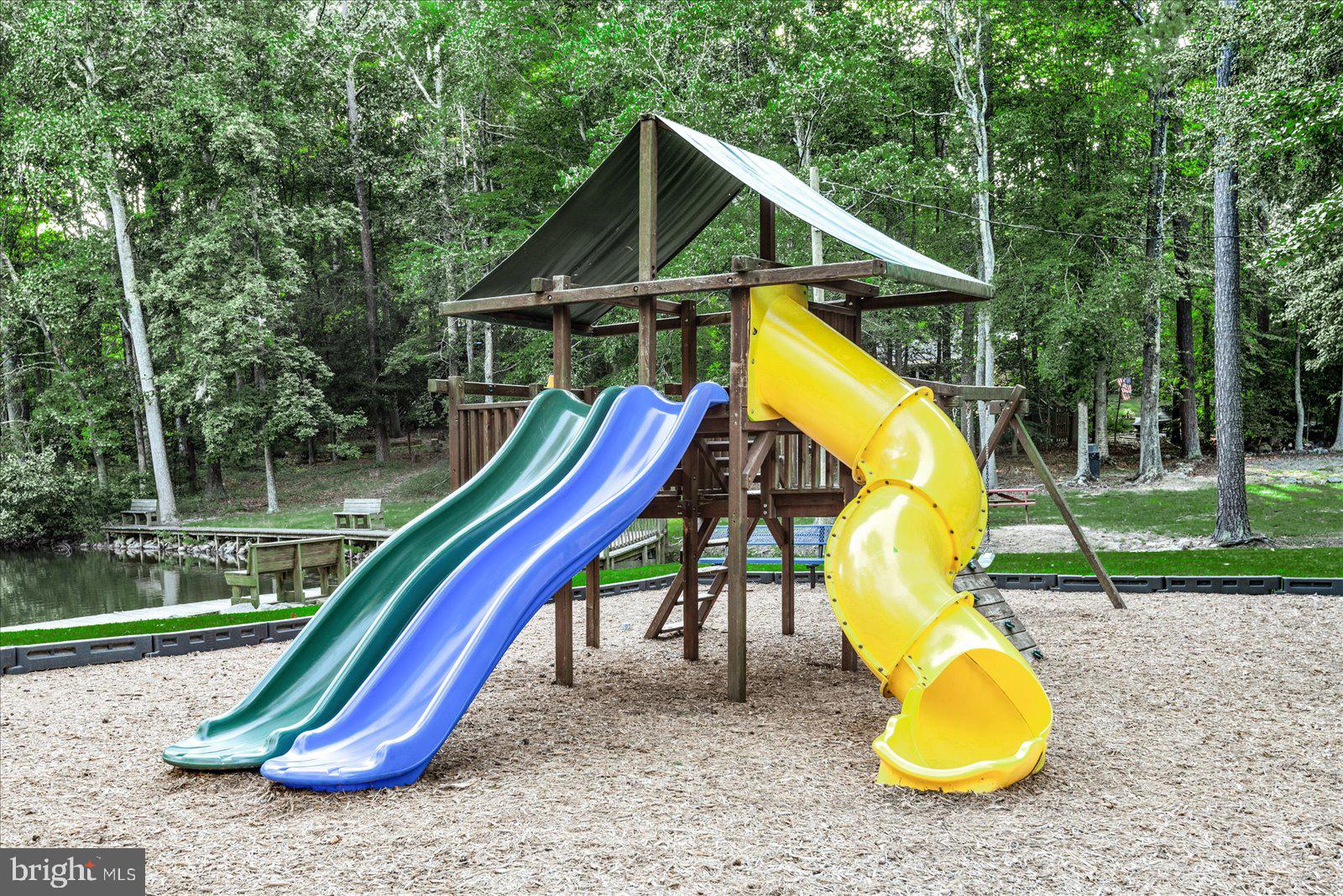 LAKE CAROLINE - Residential