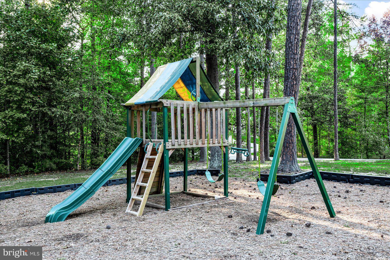 LAKE CAROLINE - Residential