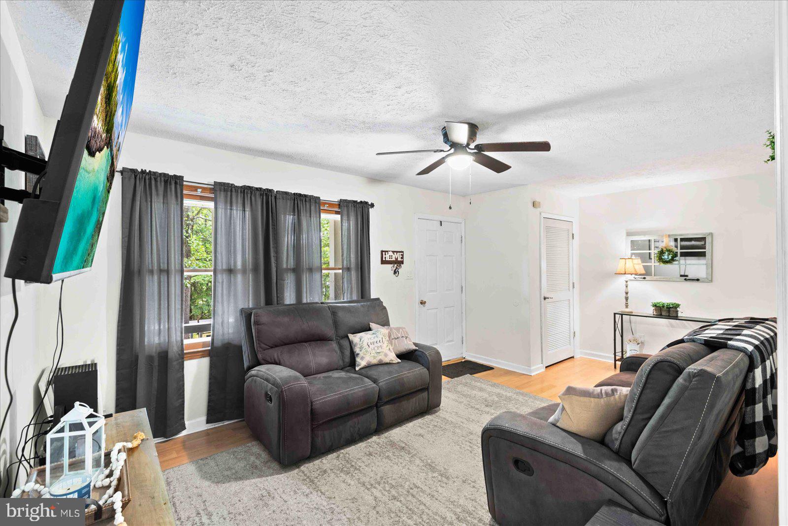 LAKE CAROLINE - Residential