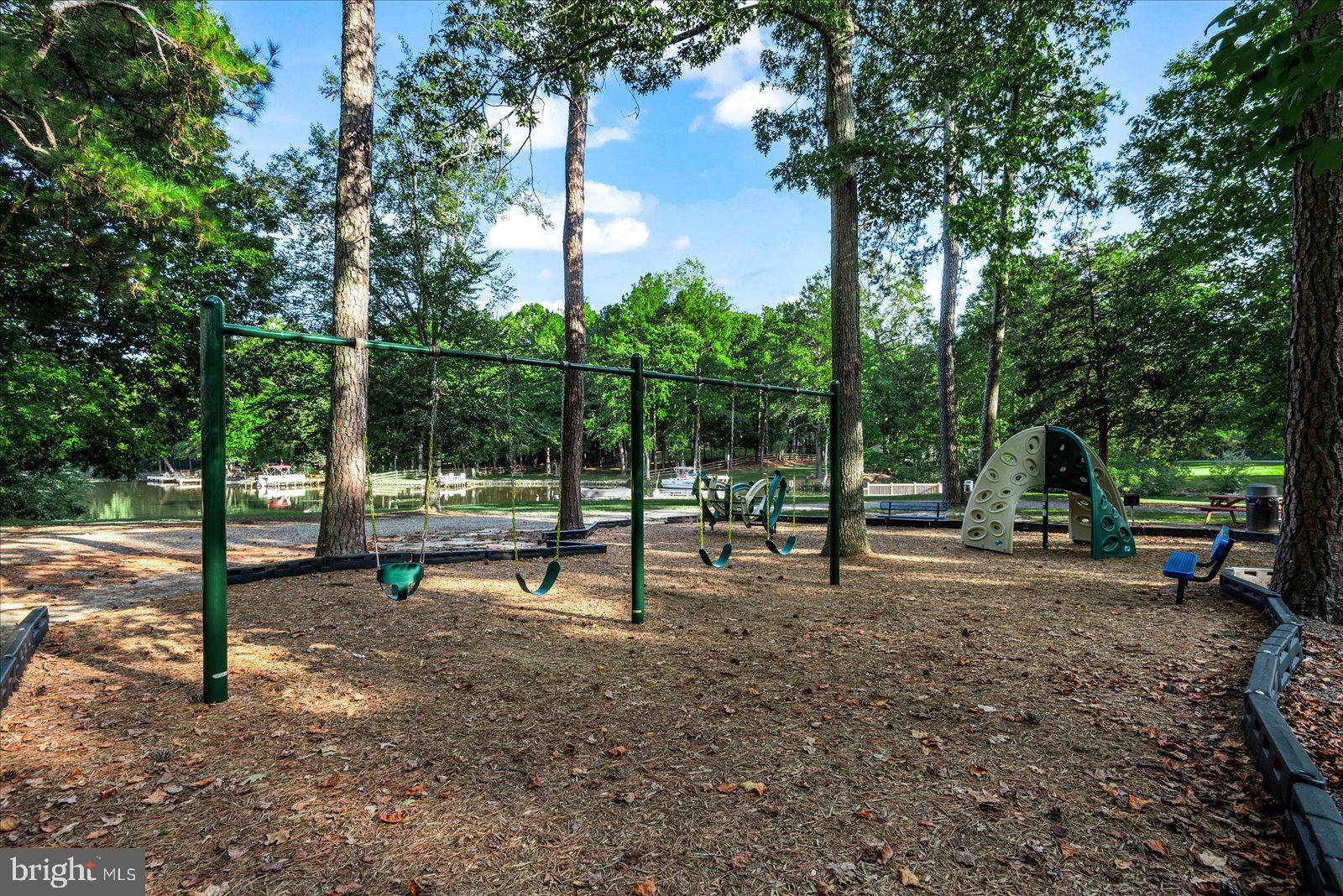 LAKE CAROLINE - Residential