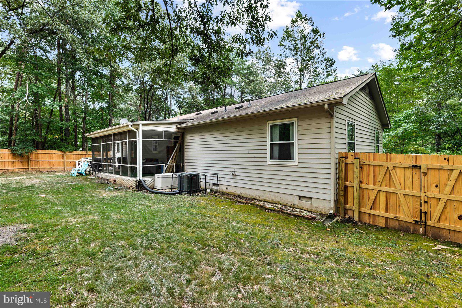 LAKE CAROLINE - Residential