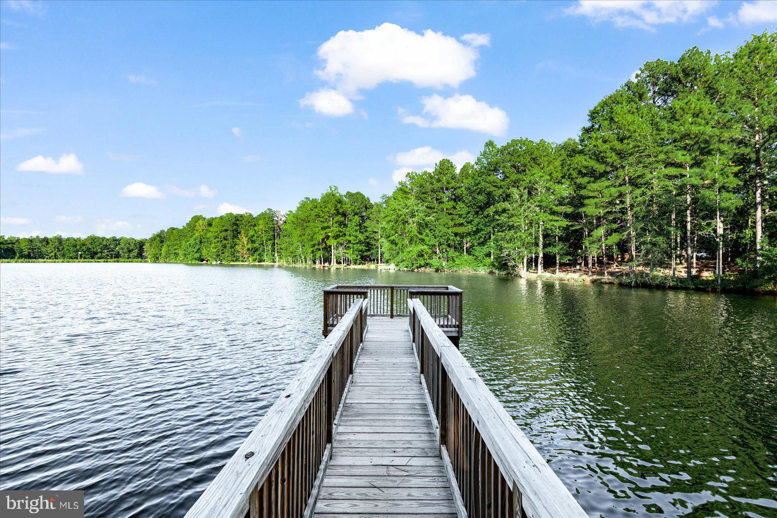 LAKE CAROLINE - Residential