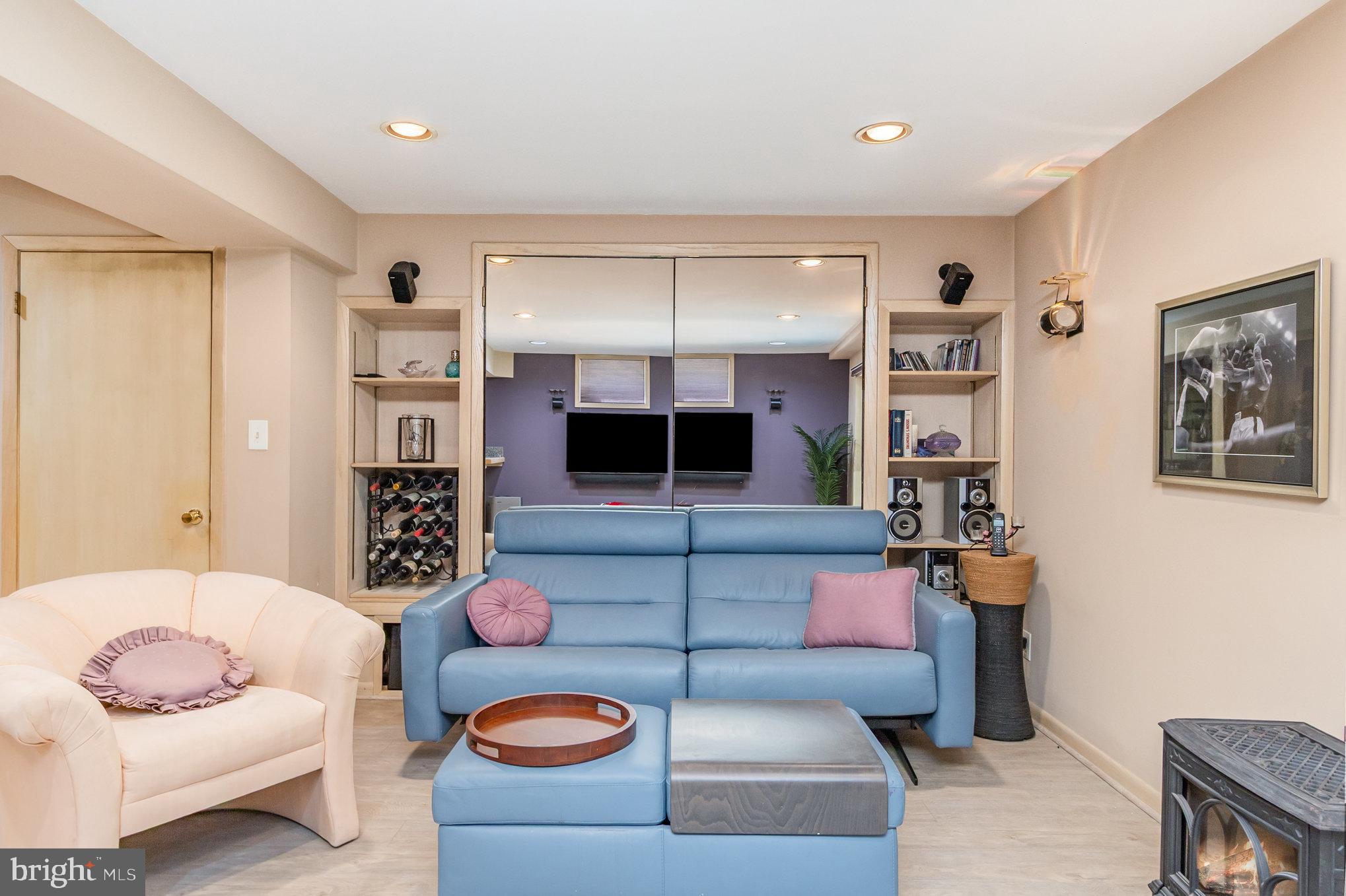 VILLAGE OF KINGS CONTRIVANCE - Residential