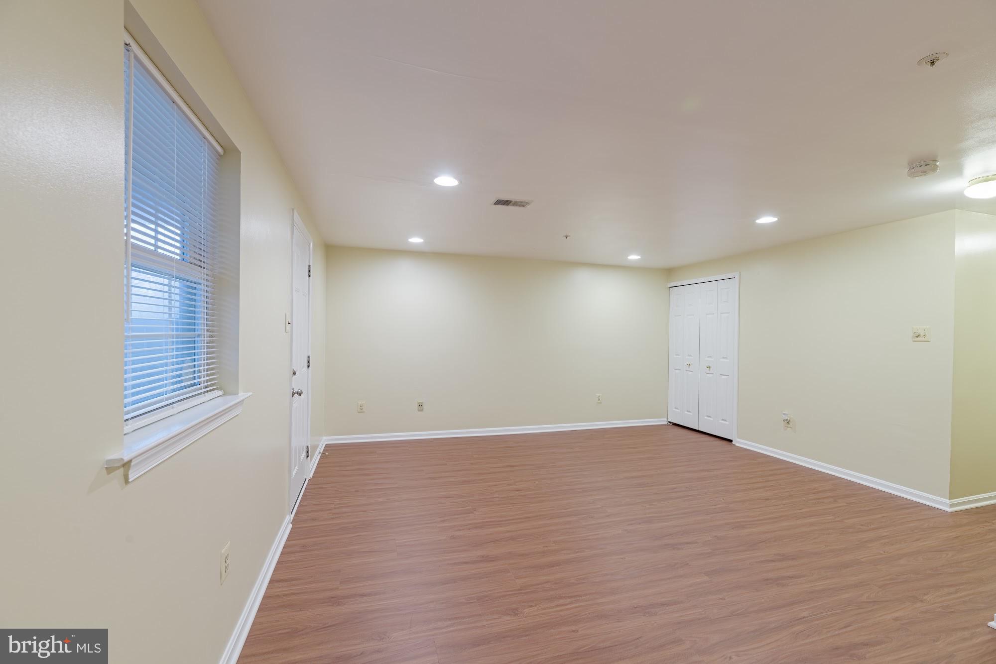 SUMMIT CREEK - Residential Lease