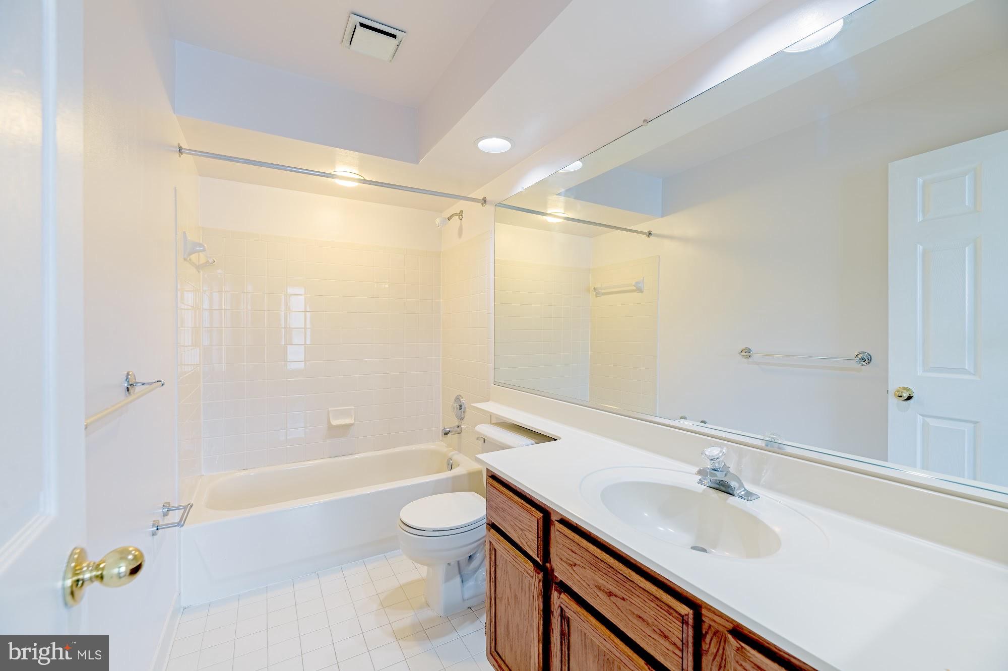 SUMMIT CREEK - Residential Lease