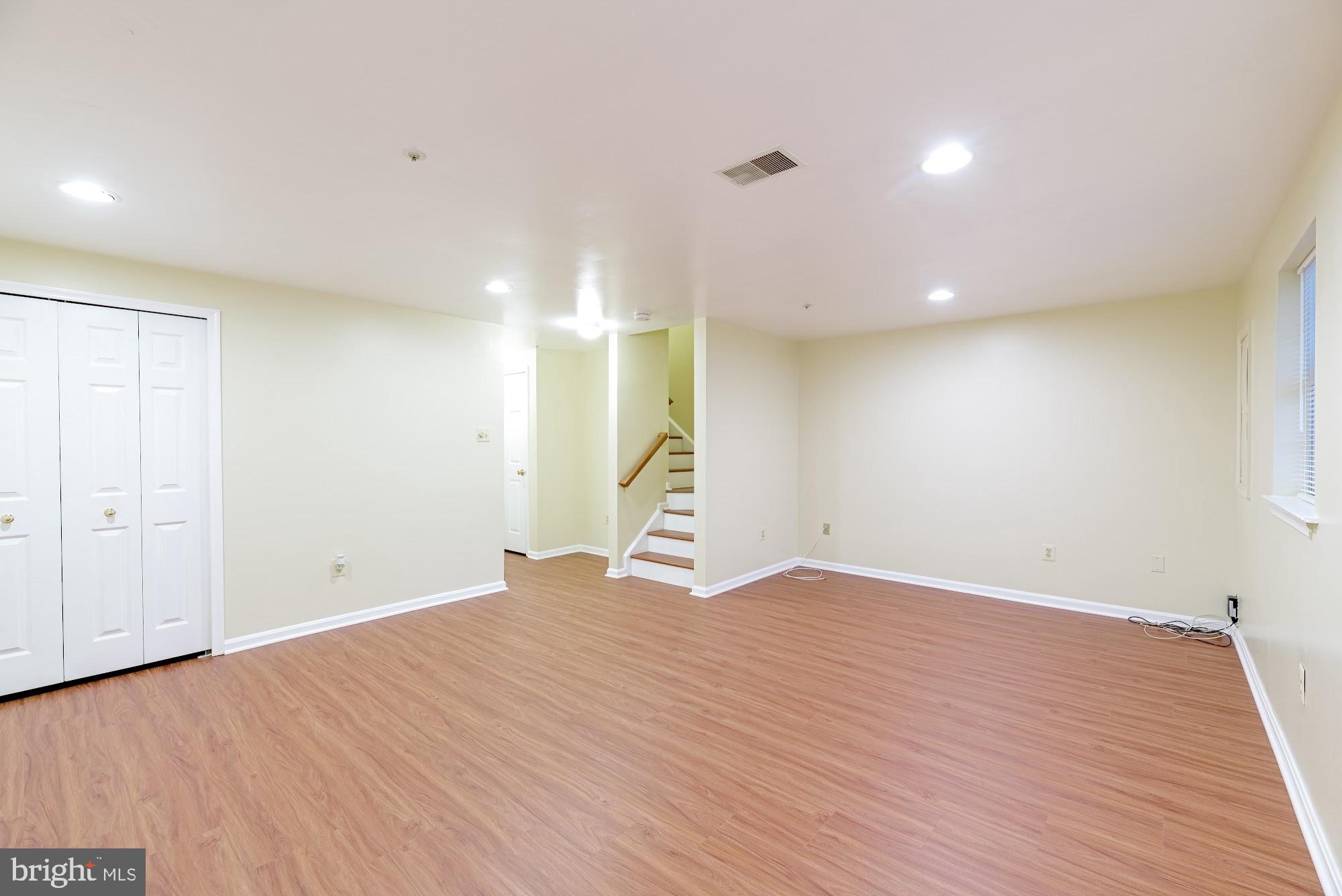 SUMMIT CREEK - Residential Lease