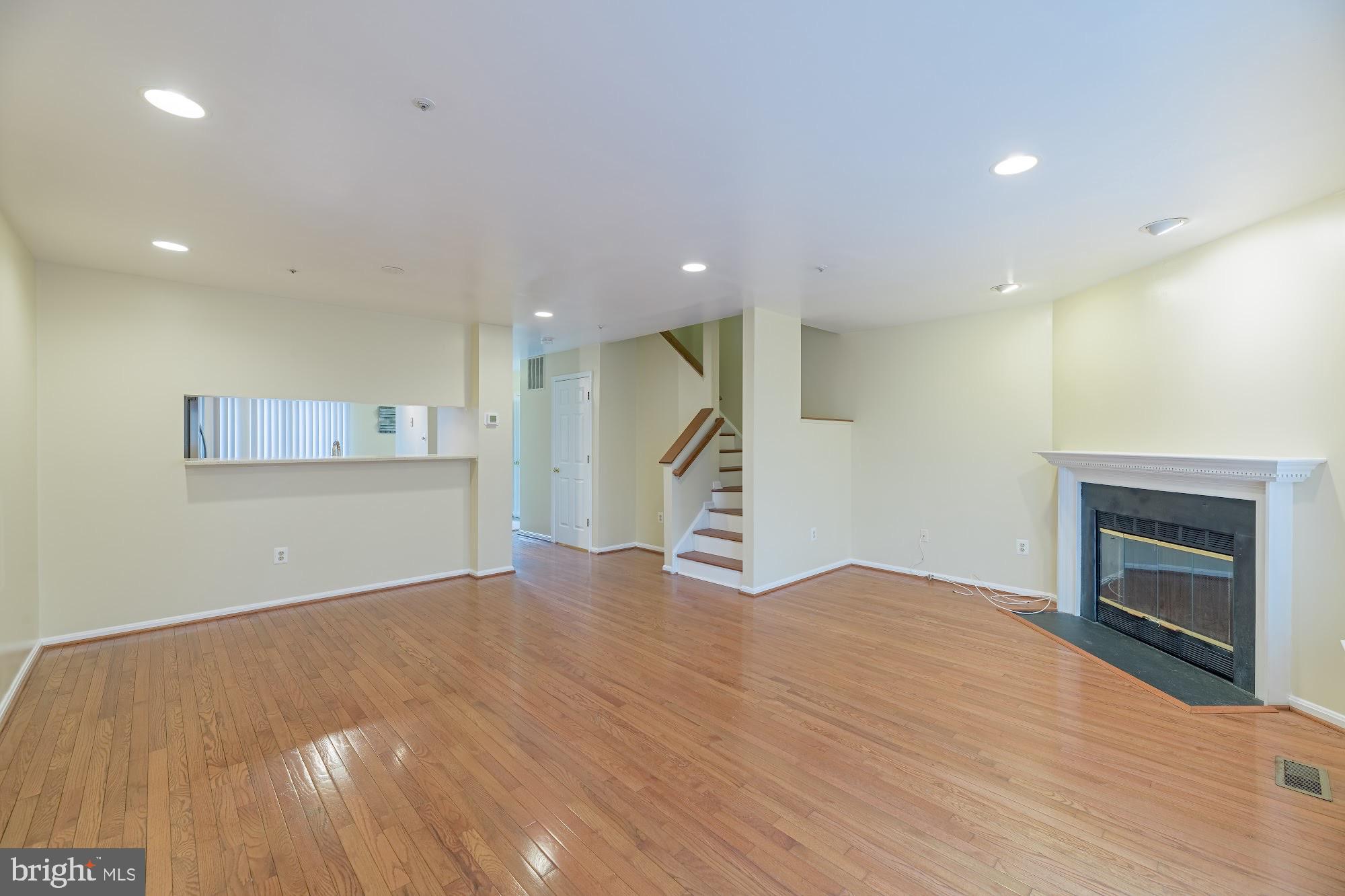 SUMMIT CREEK - Residential Lease