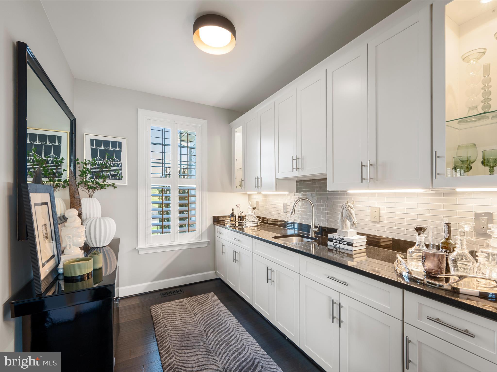 HUNTLEIGH AT CREIGHTON FARMS - Residential