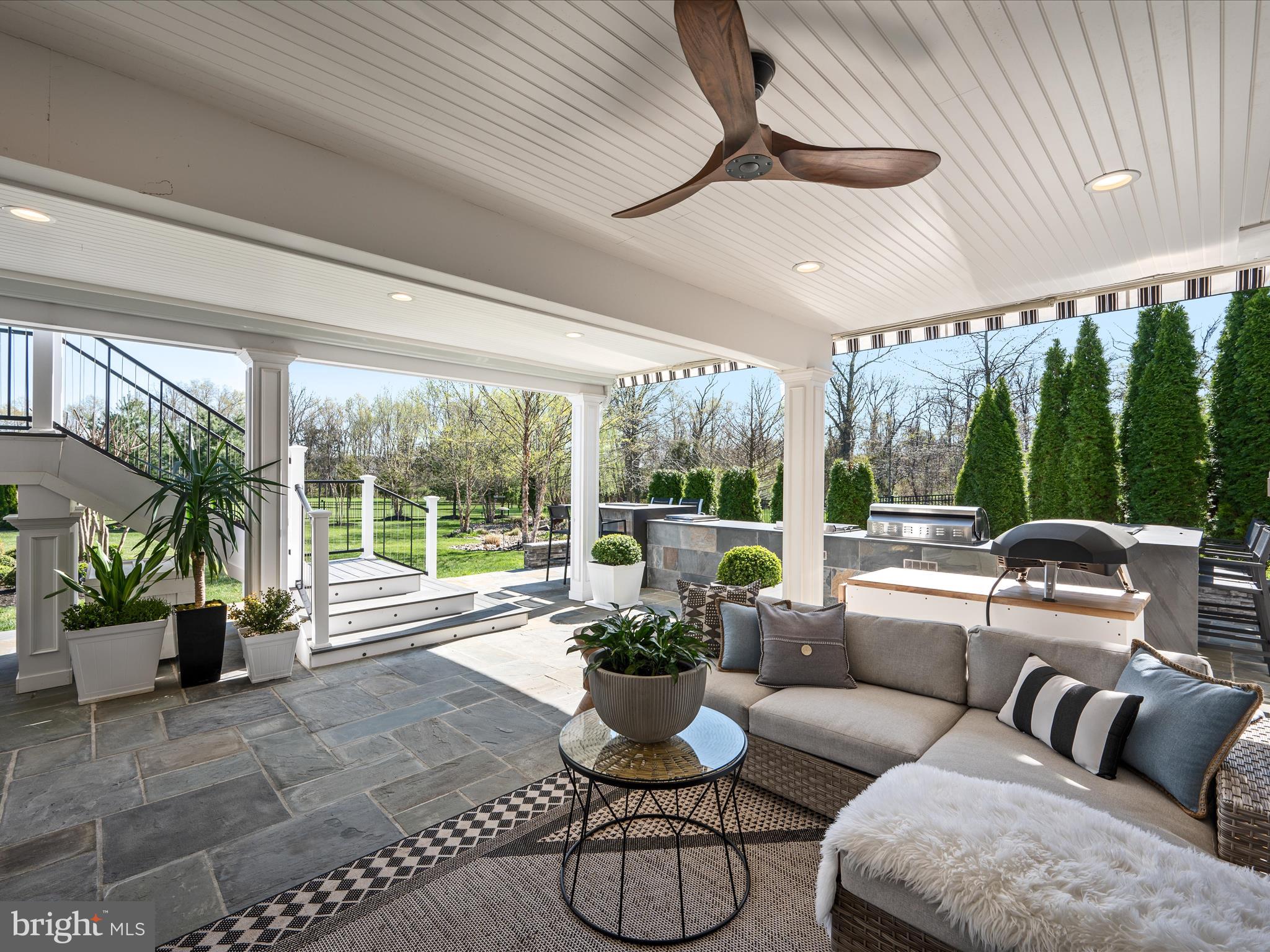 HUNTLEIGH AT CREIGHTON FARMS - Residential